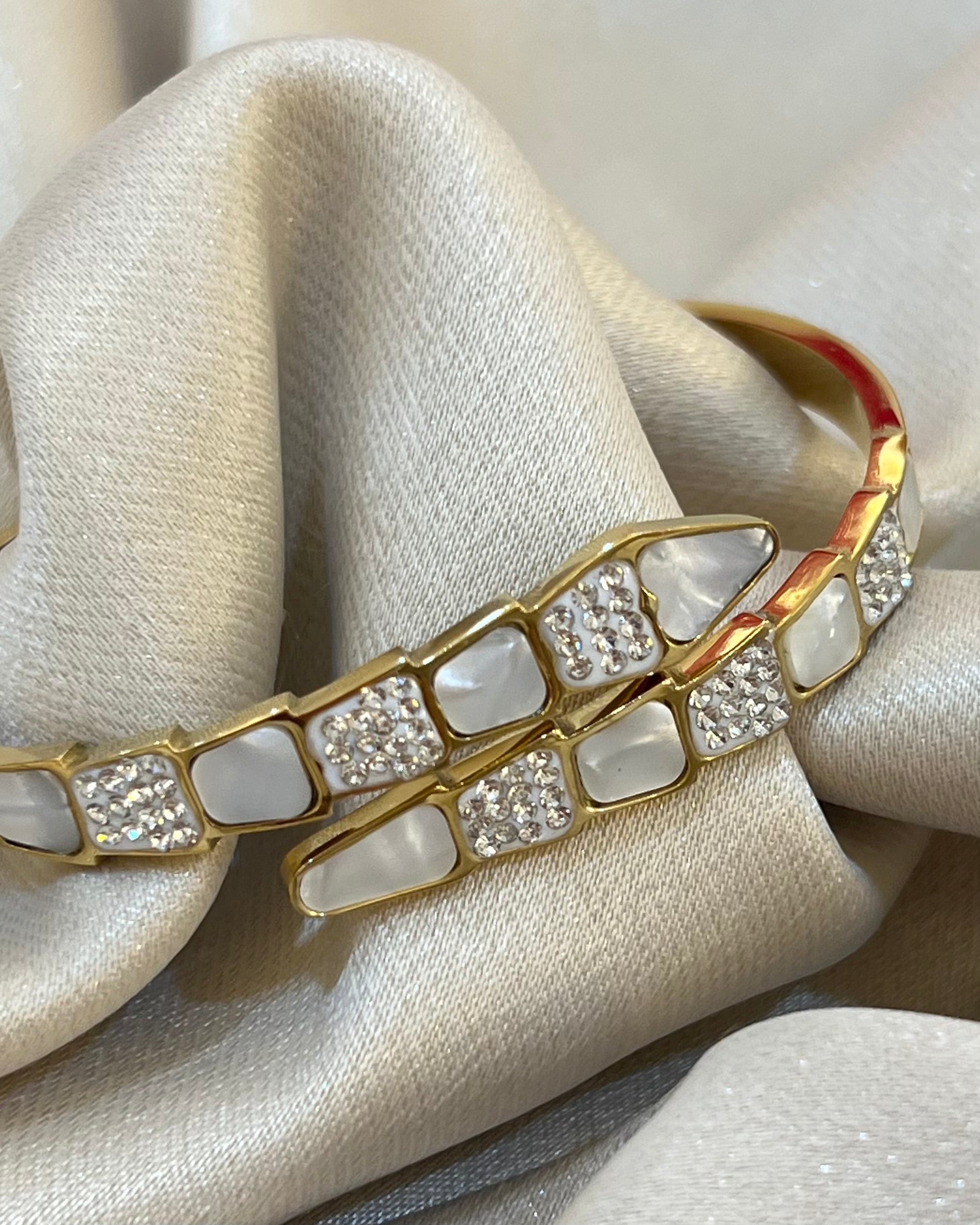 BRACELET SERPENT PERLES EN ACIER INOXYDABLE