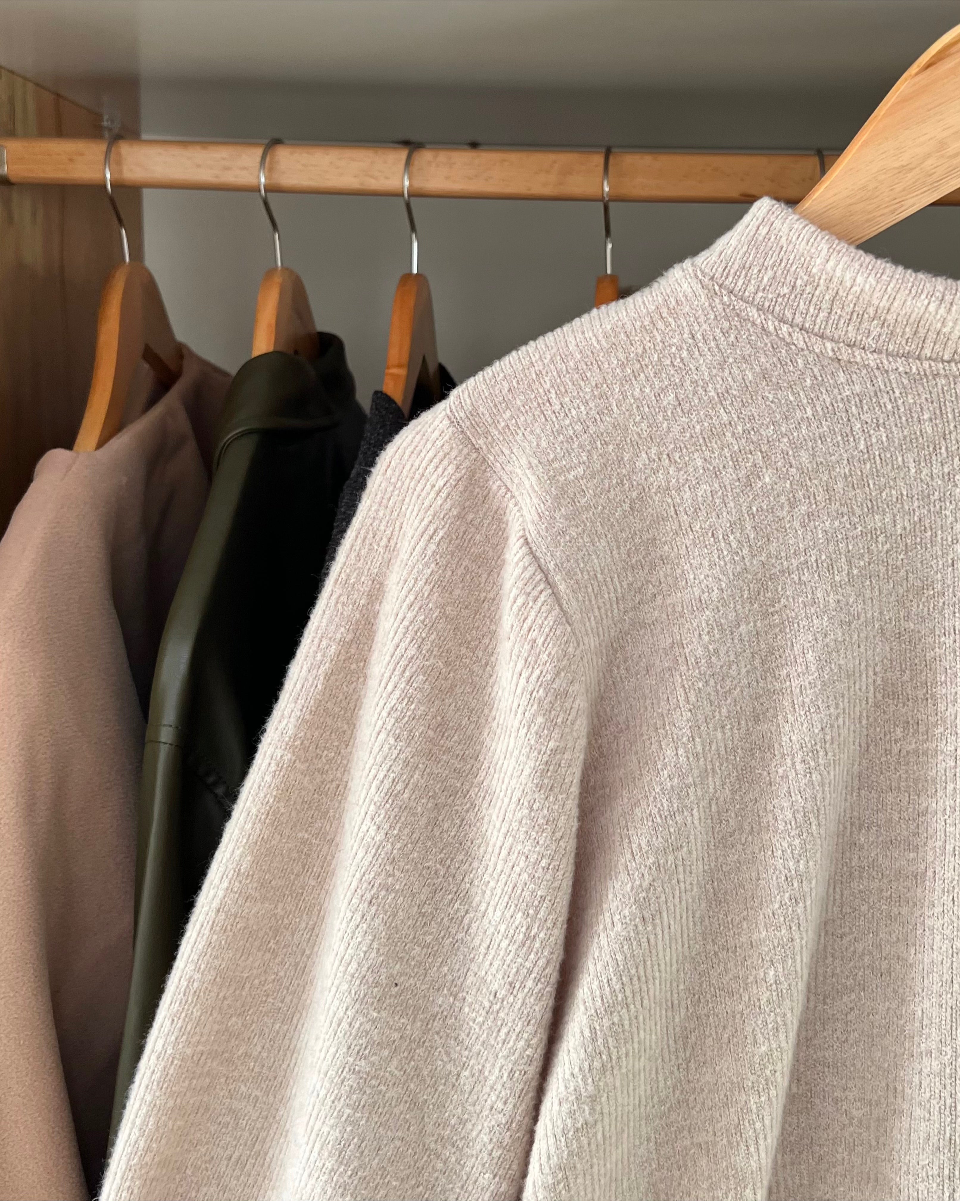 PULL BEIGE HIVER MANCHES BOUFFANTES