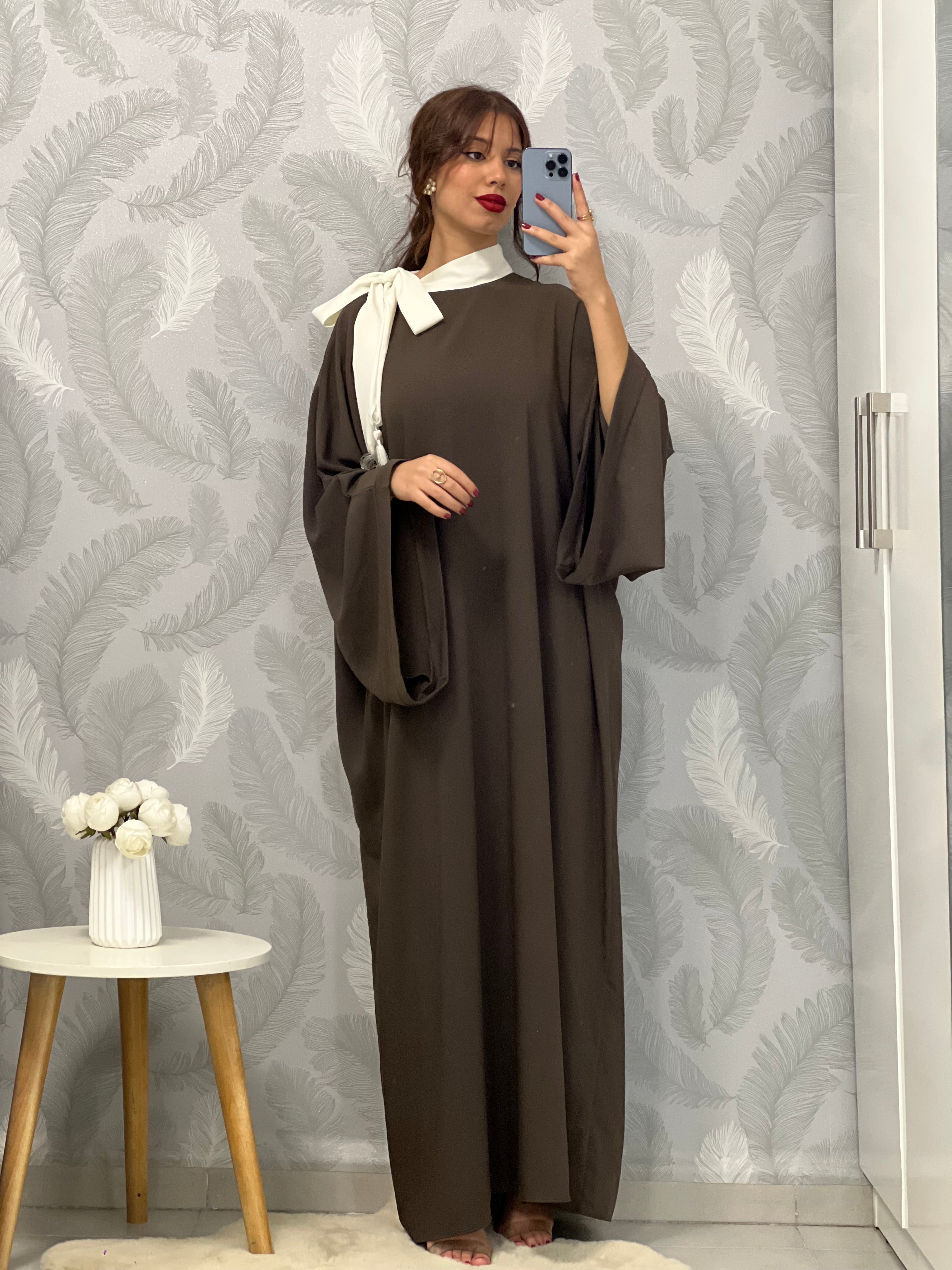HIJAB ÉLÉGANCE MARRON AVEC NOEUD EN BEIGE