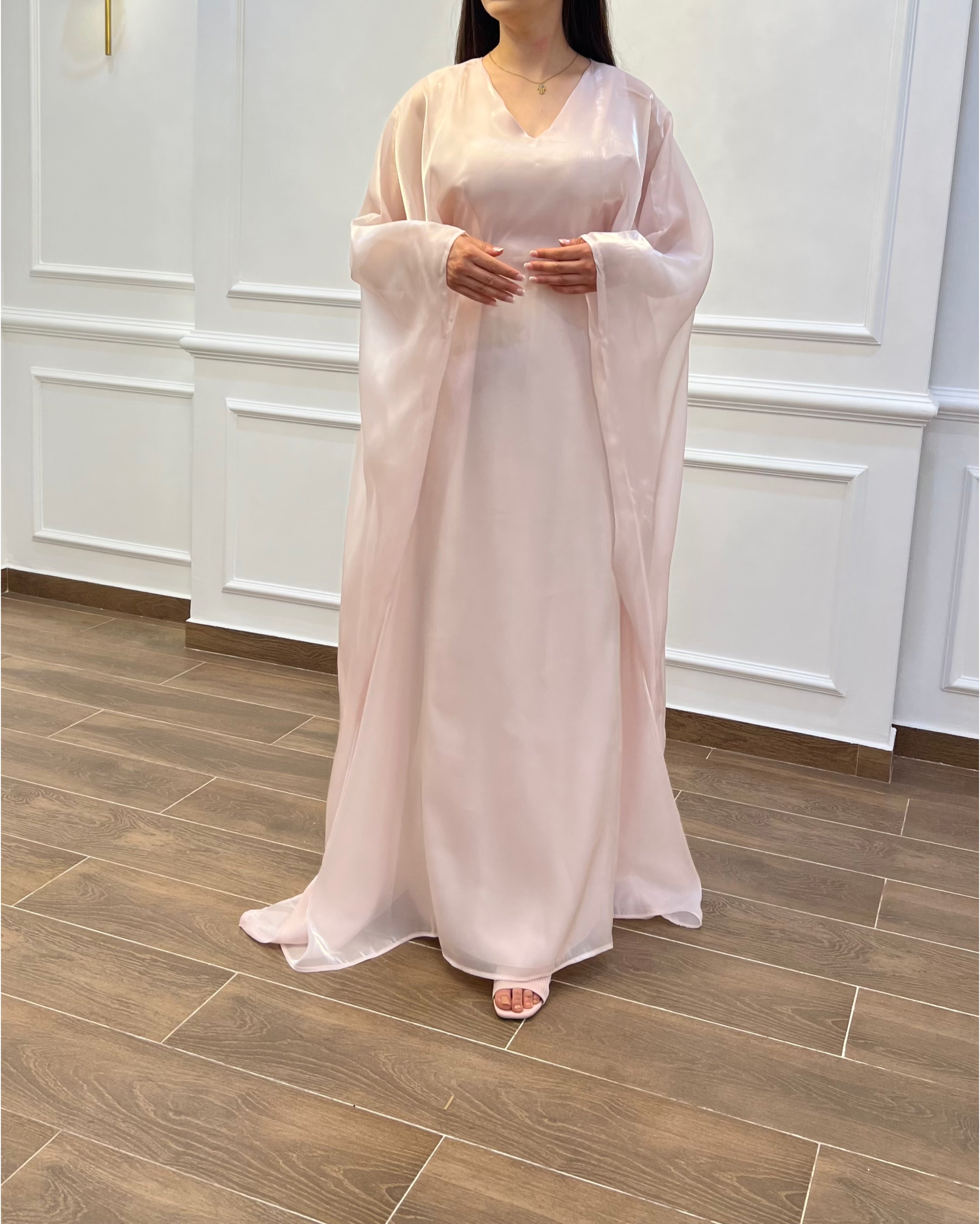 ROBE ORGANZA TRÈS CLASSE EN COULEUR ROSE BÉBÉ