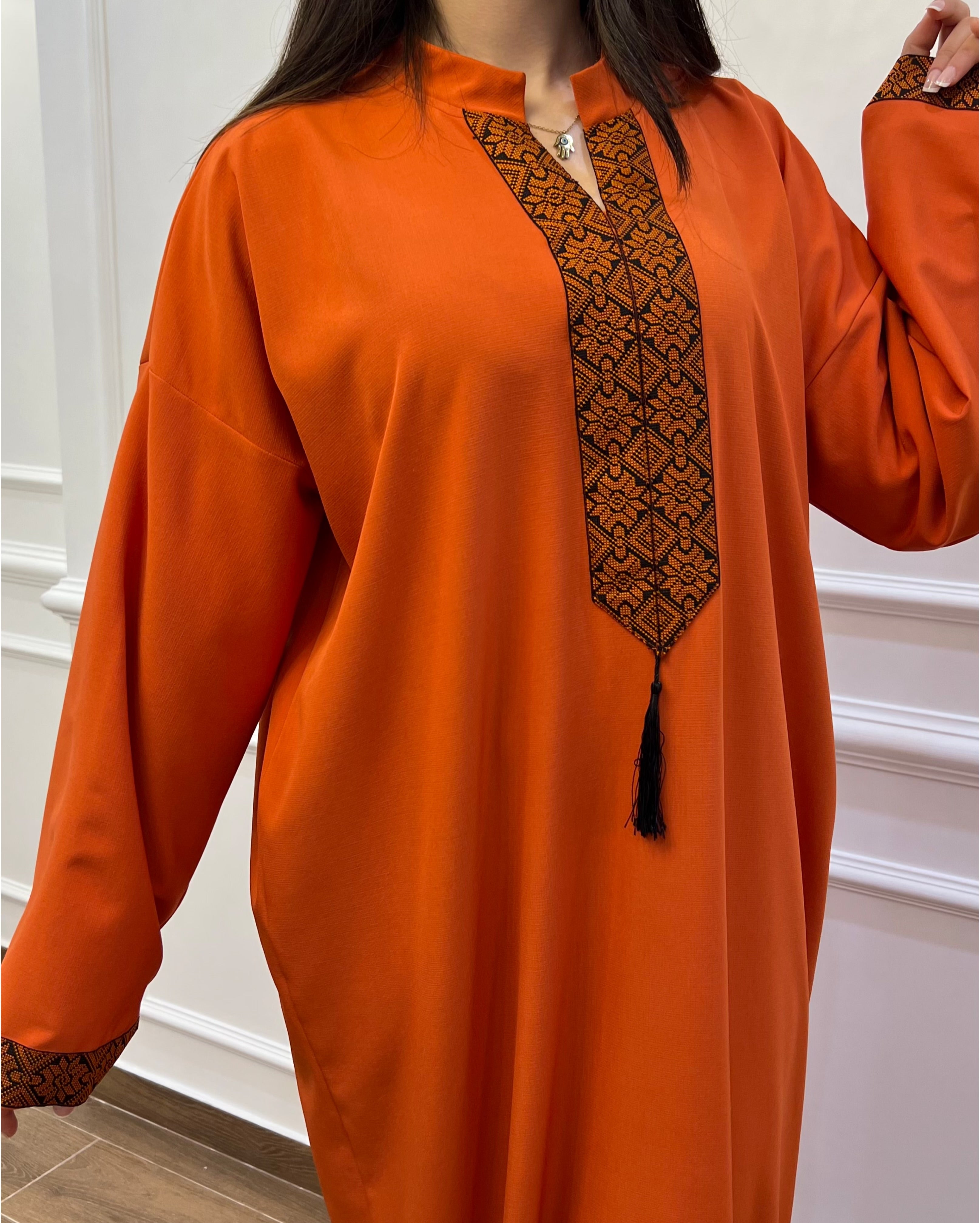 DJEBBA TRADITIONNELLE STYLE DJELLABA EN COULEUR ORANGE