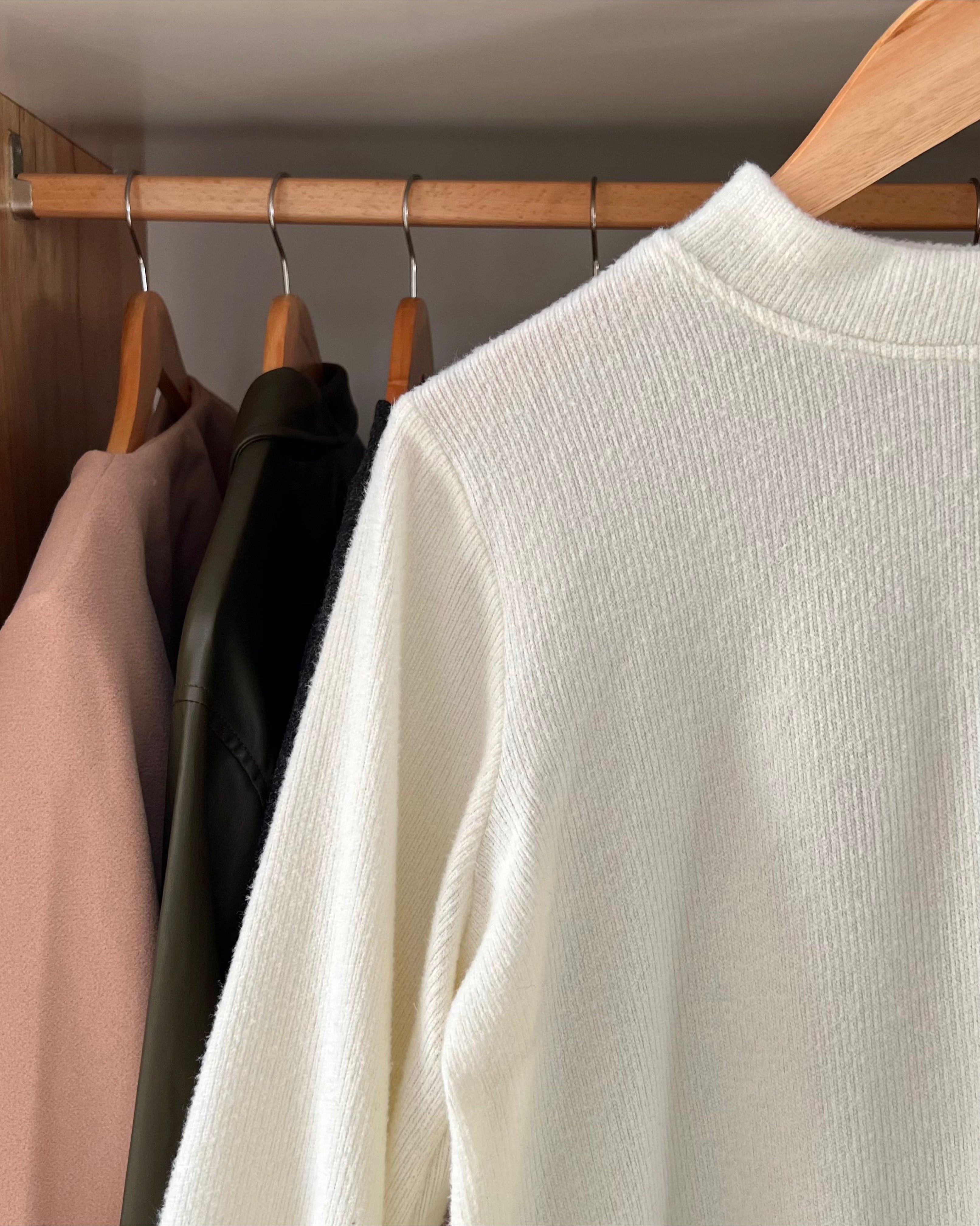 PULL SNOW WHITE HIVER MANCHES BOUFFANTES