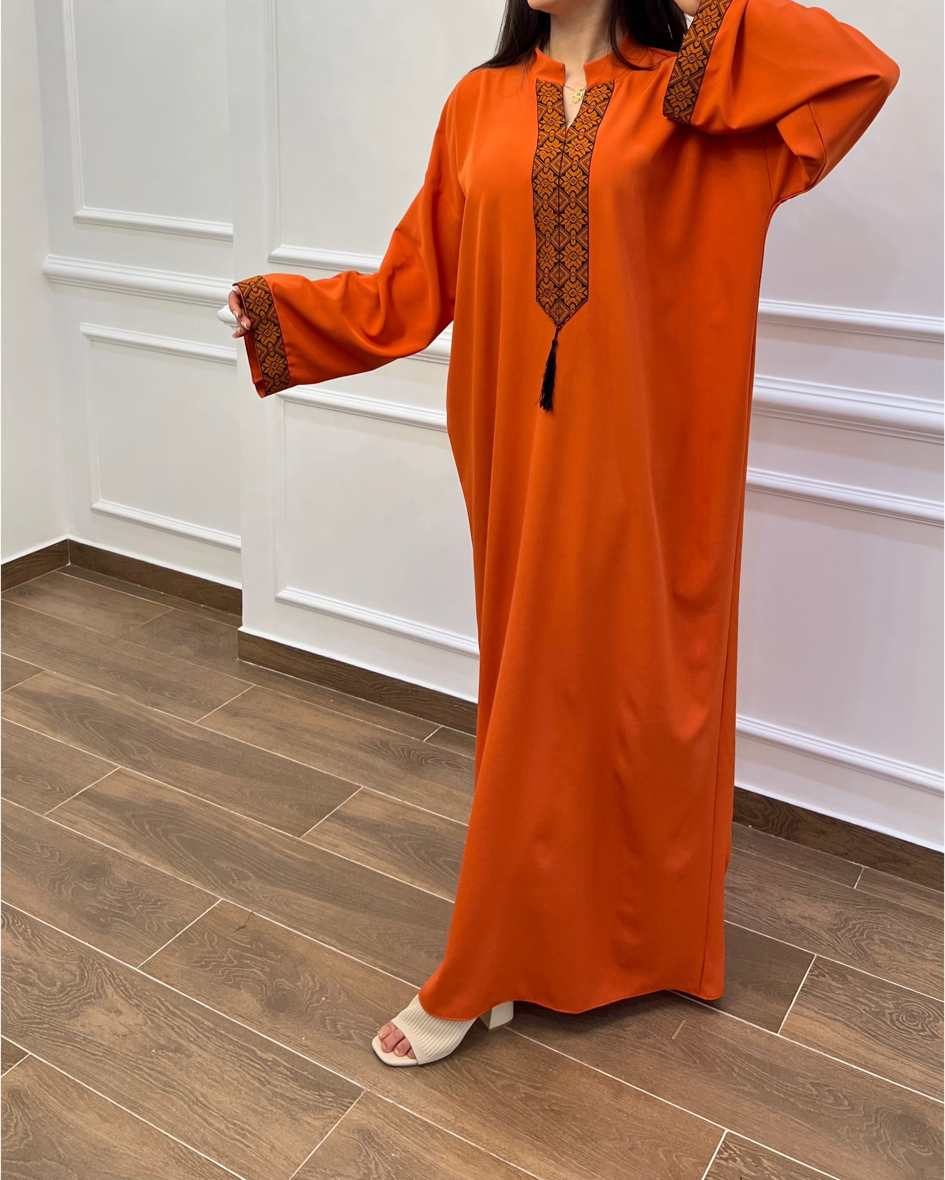 DJEBBA TRADITIONNELLE STYLE DJELLABA EN COULEUR ORANGE