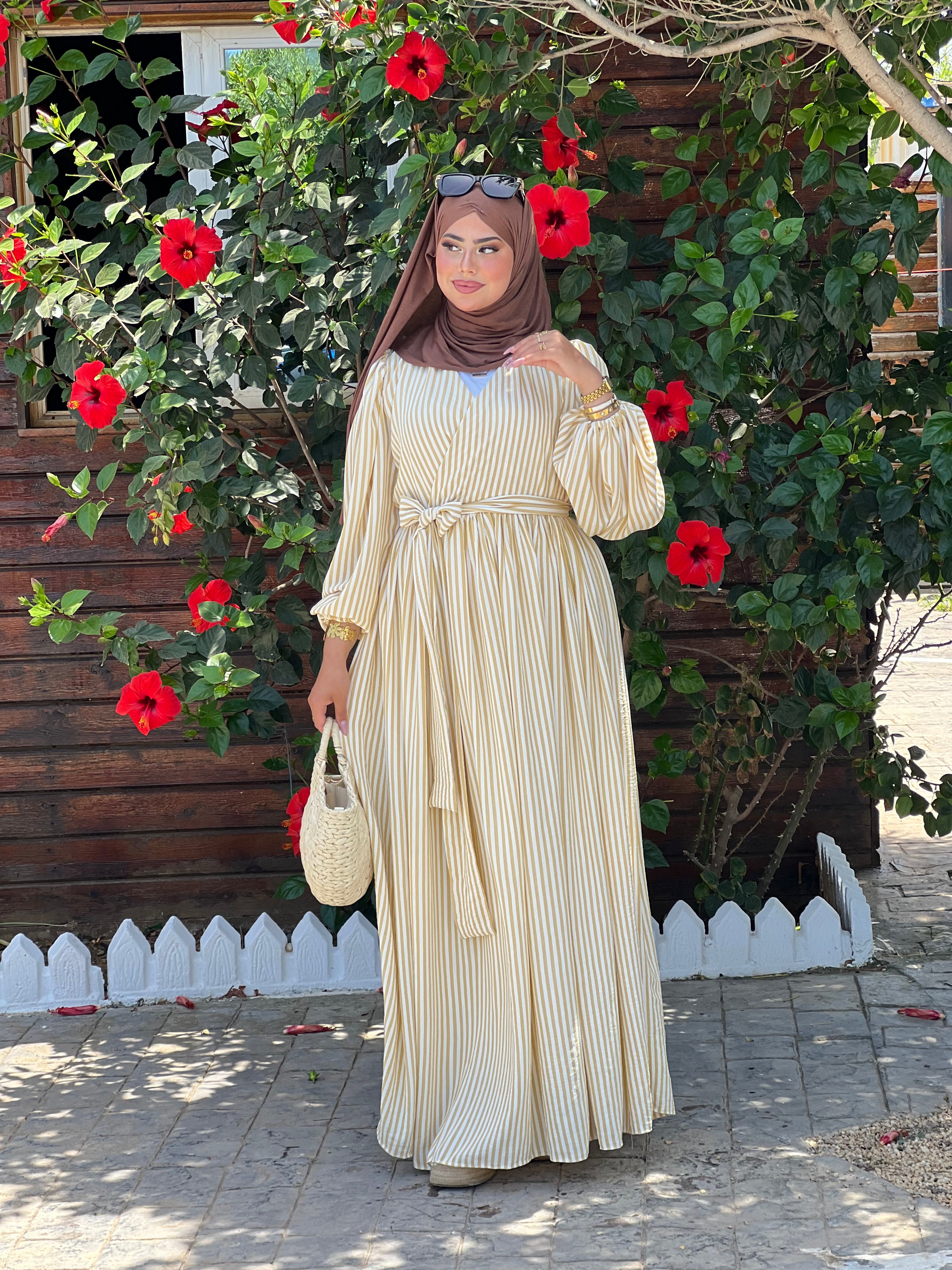 ROBE ÉTÉ PARIS A RAYURE STYLE CACHE COEUR COULEUR JAUNE PASTEL