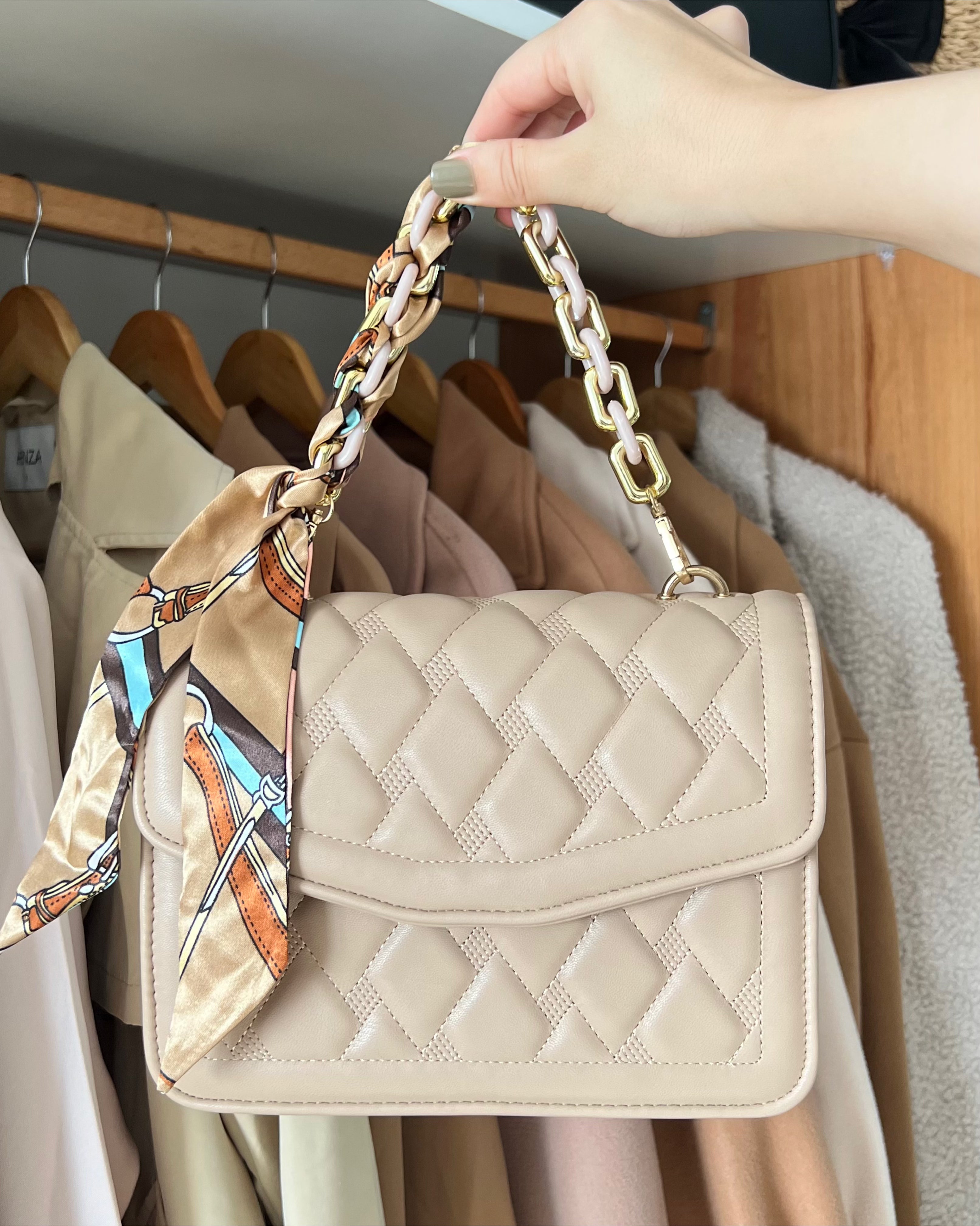 SAC DION CLASSE AVEC RUBAN COULEUR BEIGE FONCÉ