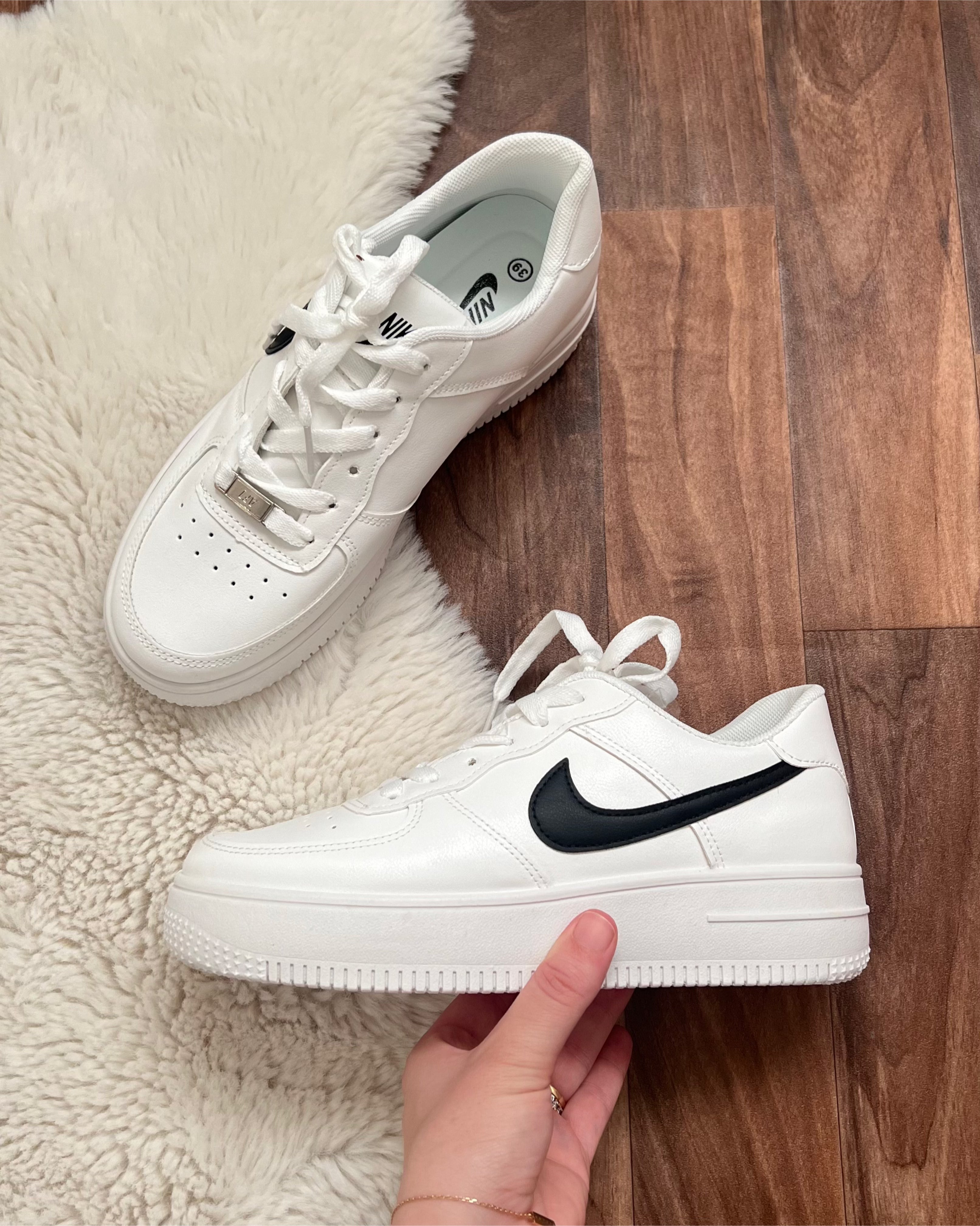 BASKETS SUPER CONFORTABLES LOGO NOIR