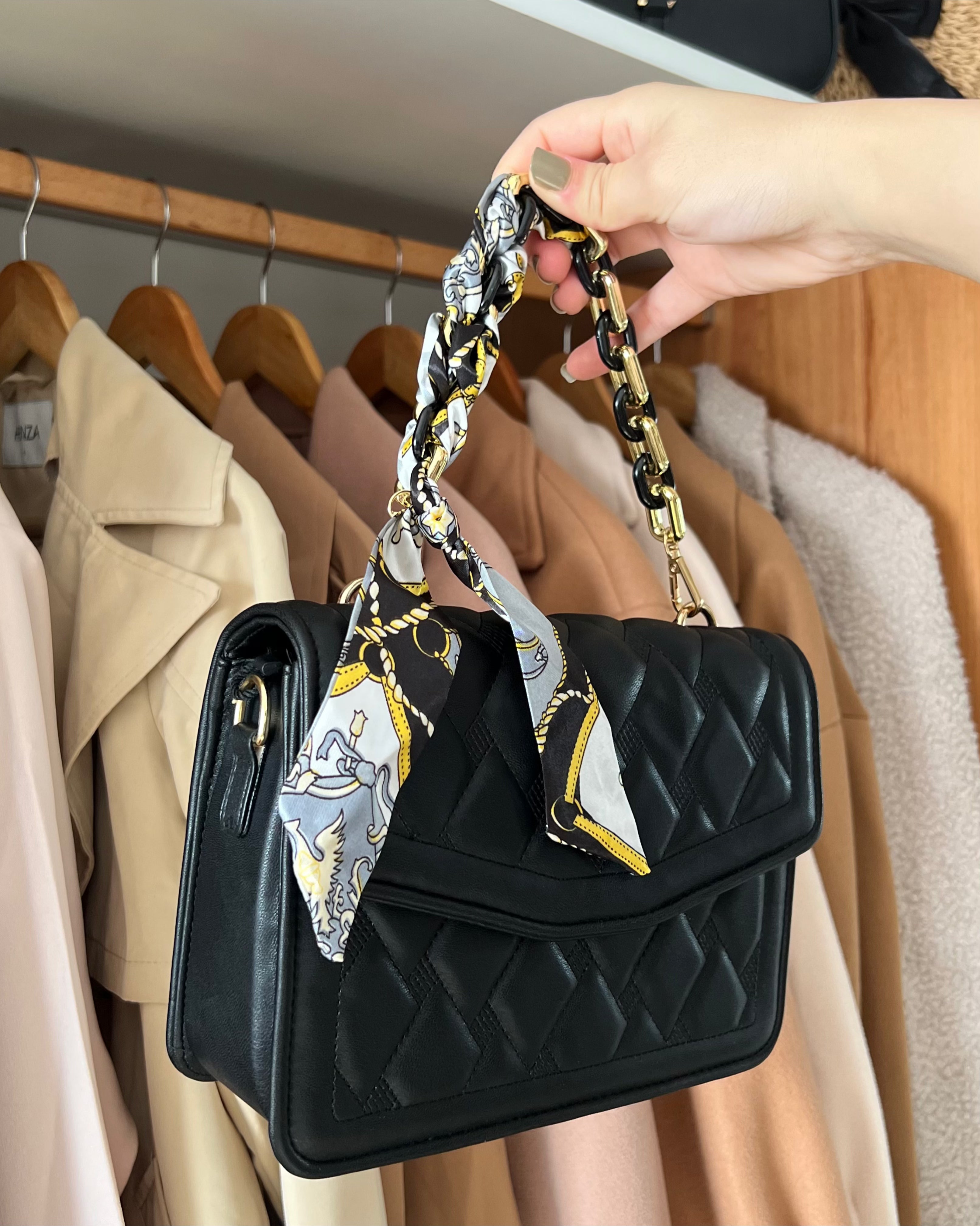 SAC DION CLASSE AVEC RUBAN COULEUR NOIR