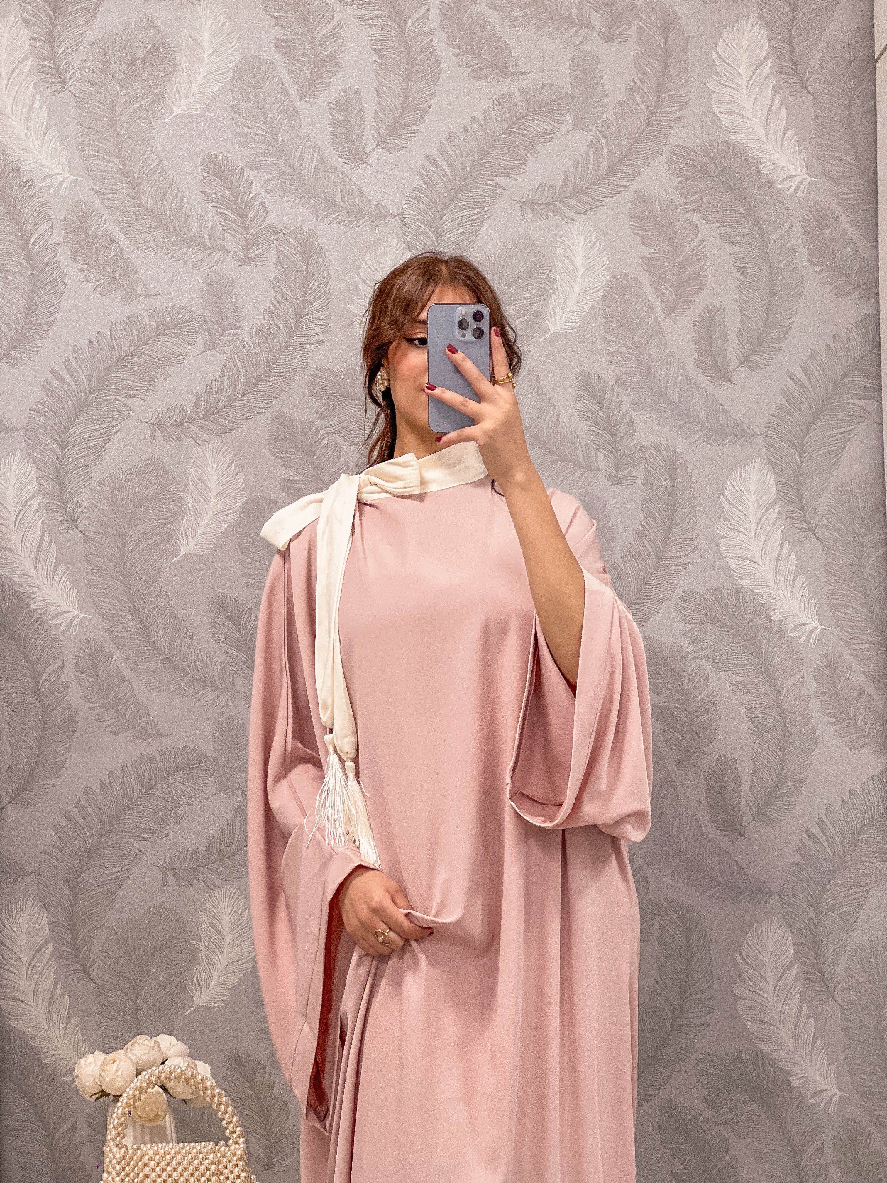 HIJAB ÉLÉGANCE ROSE AVEC NOEUD BLANC