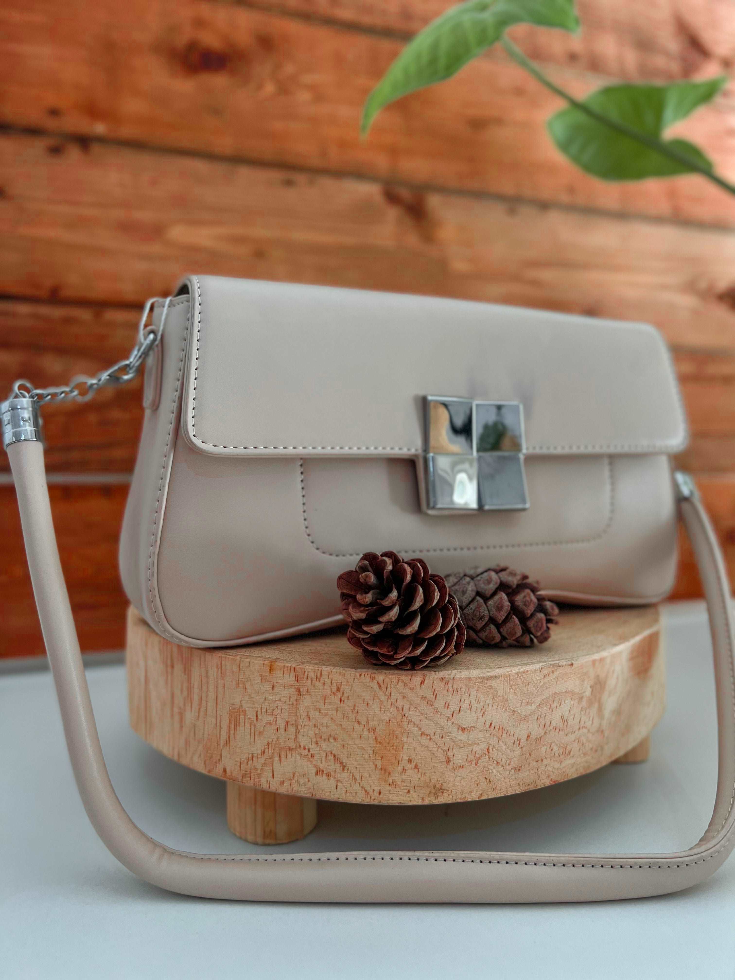 SAC LONG - Premium SAC A MAIN from DION - Just DA 4200! Shop now at DION