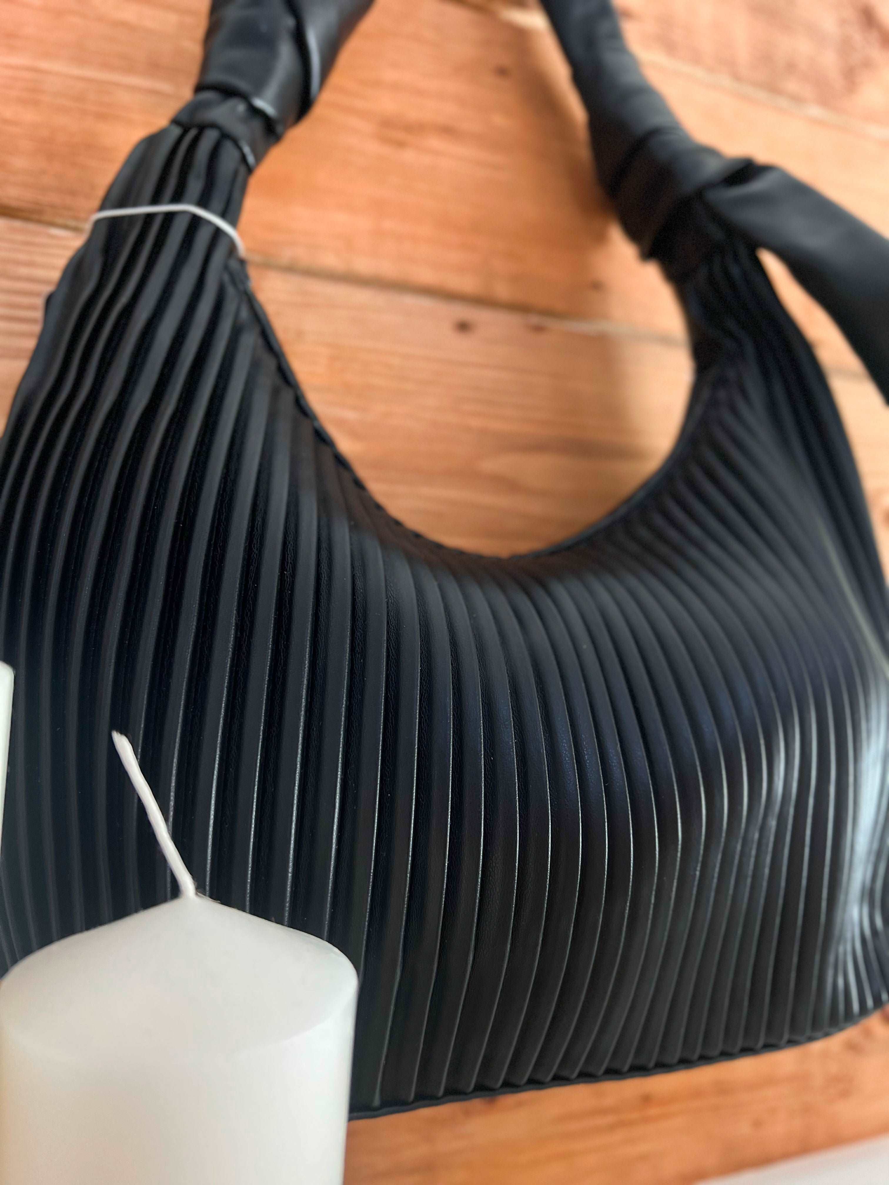 SAC UNIVERSITE - Premium SAC A MAIN from DION - Just DA 4200! Shop now at DION