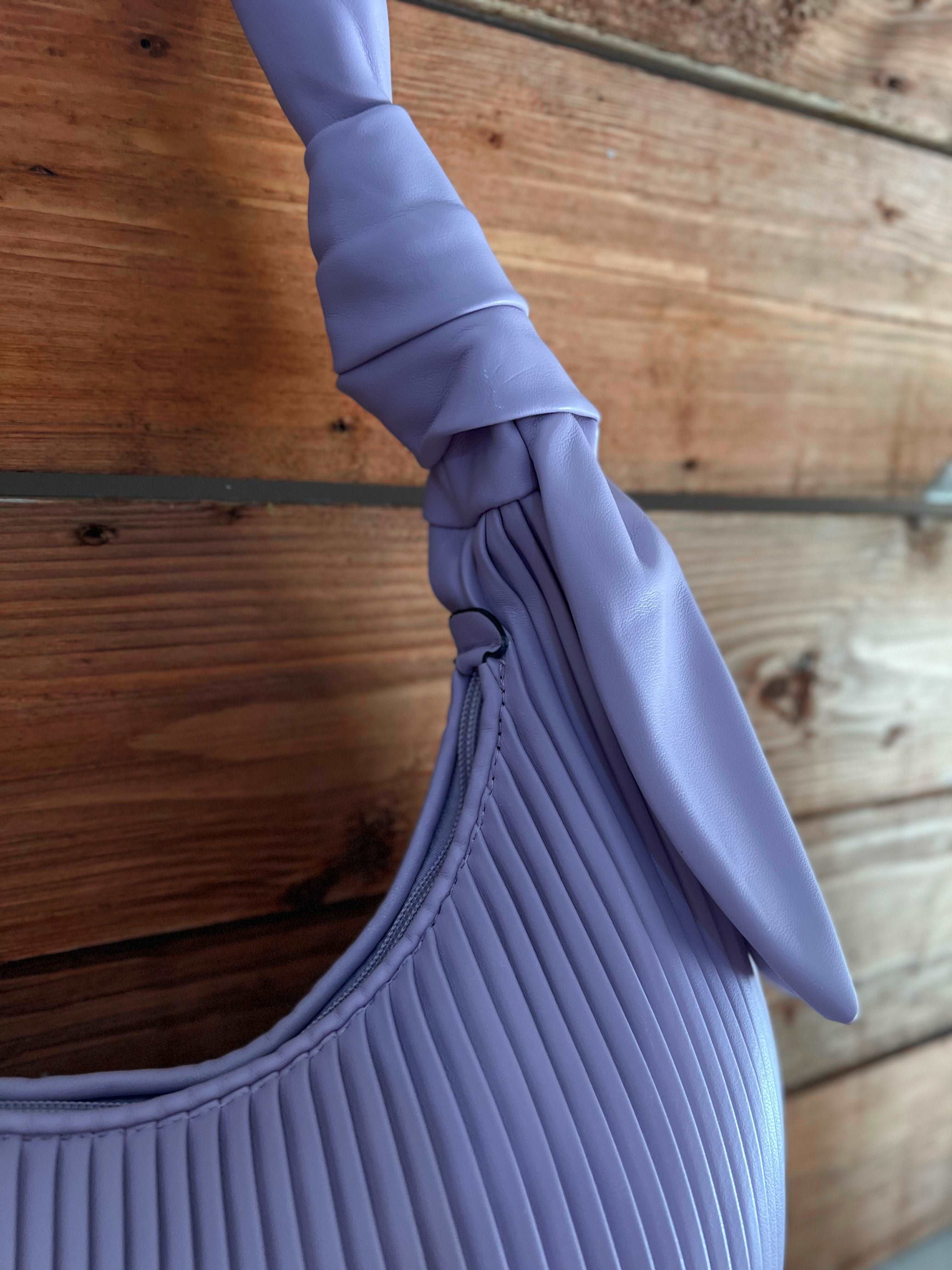 SAC UNIVERSITE - Premium SAC A MAIN from DION - Just DA 4200! Shop now at DION