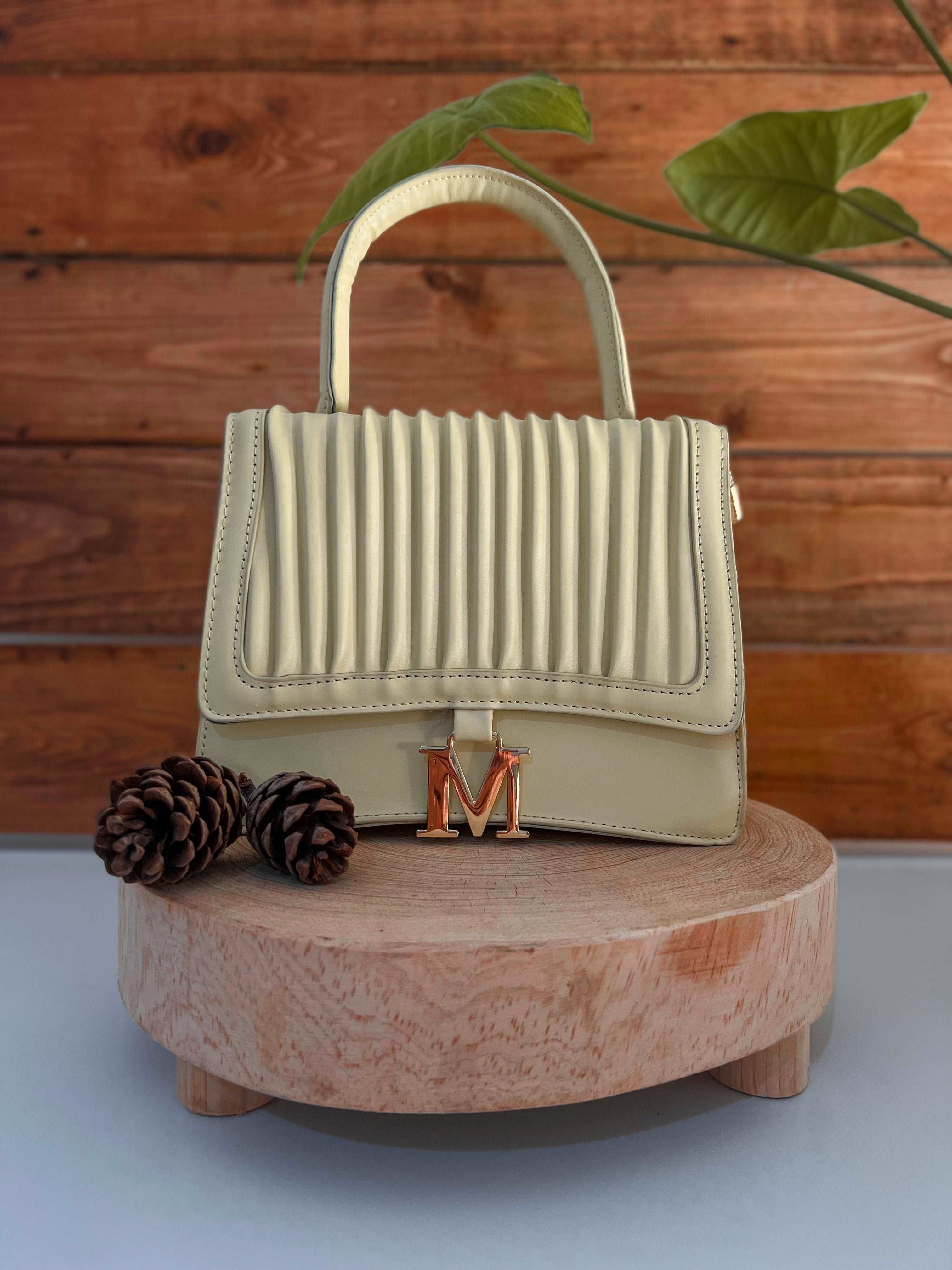 SAC M - Premium SAC A MAIN from DION - Just DA 0! Shop now at DION