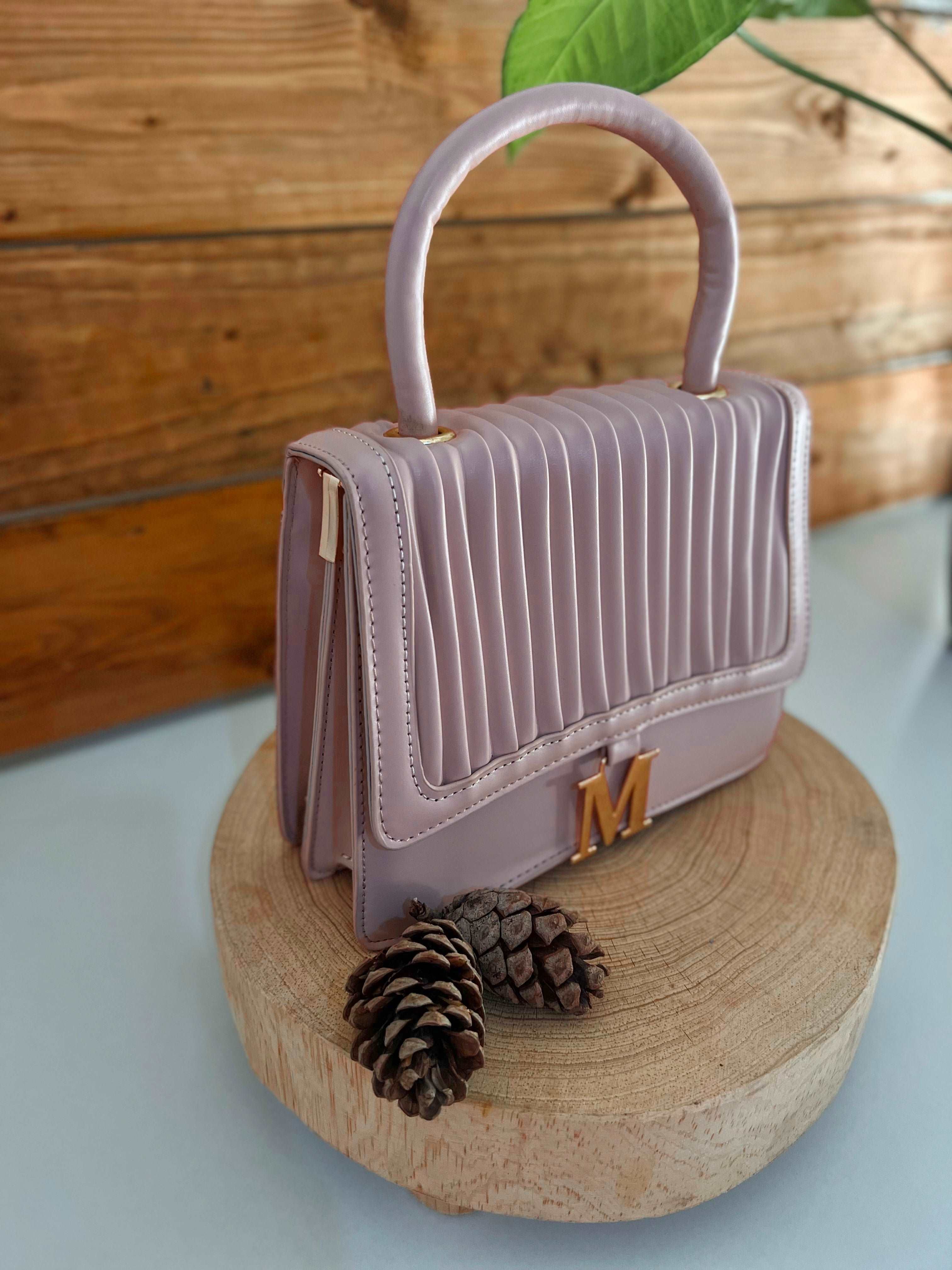 SAC M - Premium SAC A MAIN from DION - Just DA 4200! Shop now at DION