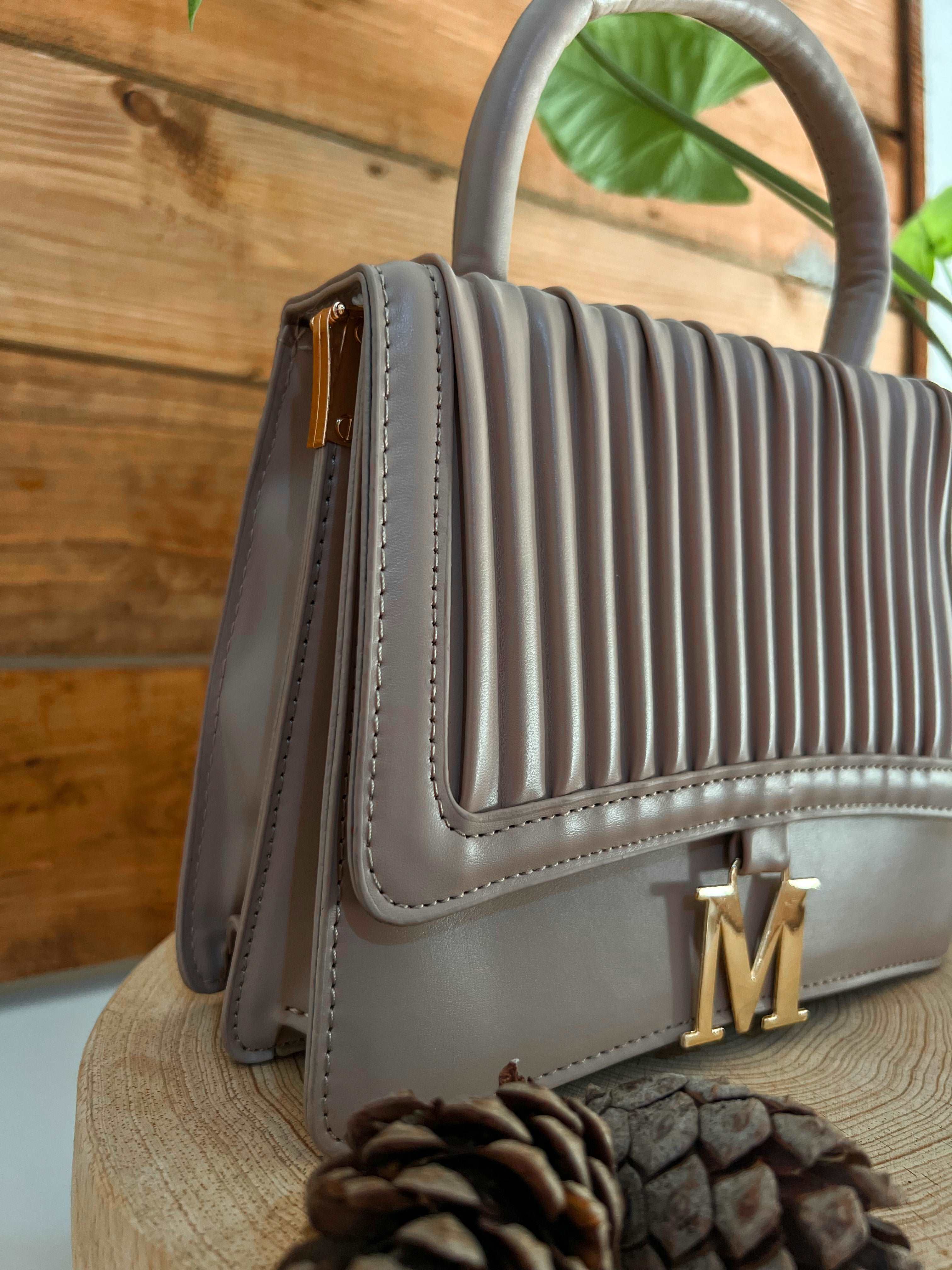 SAC M - Premium SAC A MAIN from DION - Just DA 4200! Shop now at DION