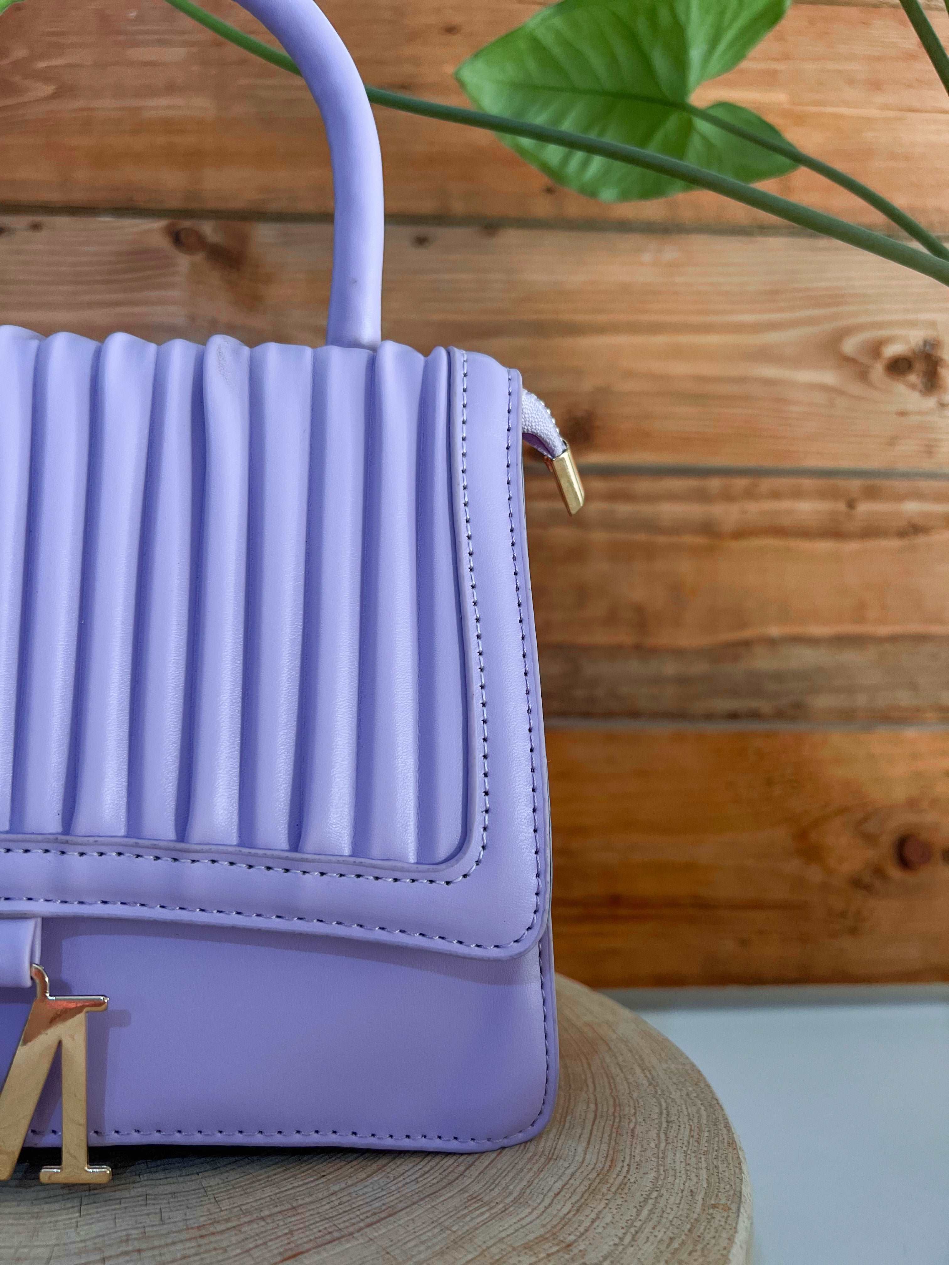 SAC M - Premium SAC A MAIN from DION - Just DA 4200! Shop now at DION