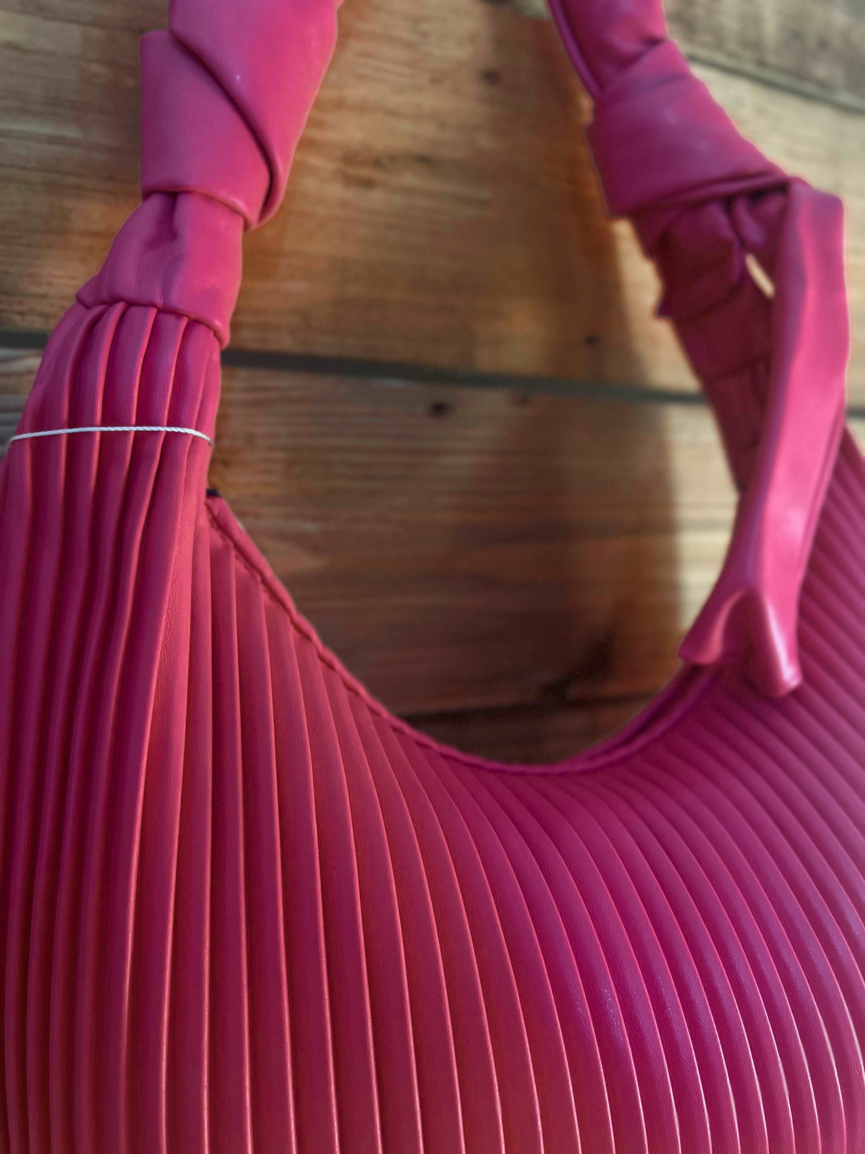 SAC UNIVERSITE - Premium SAC A MAIN from DION - Just DA 4200! Shop now at DION