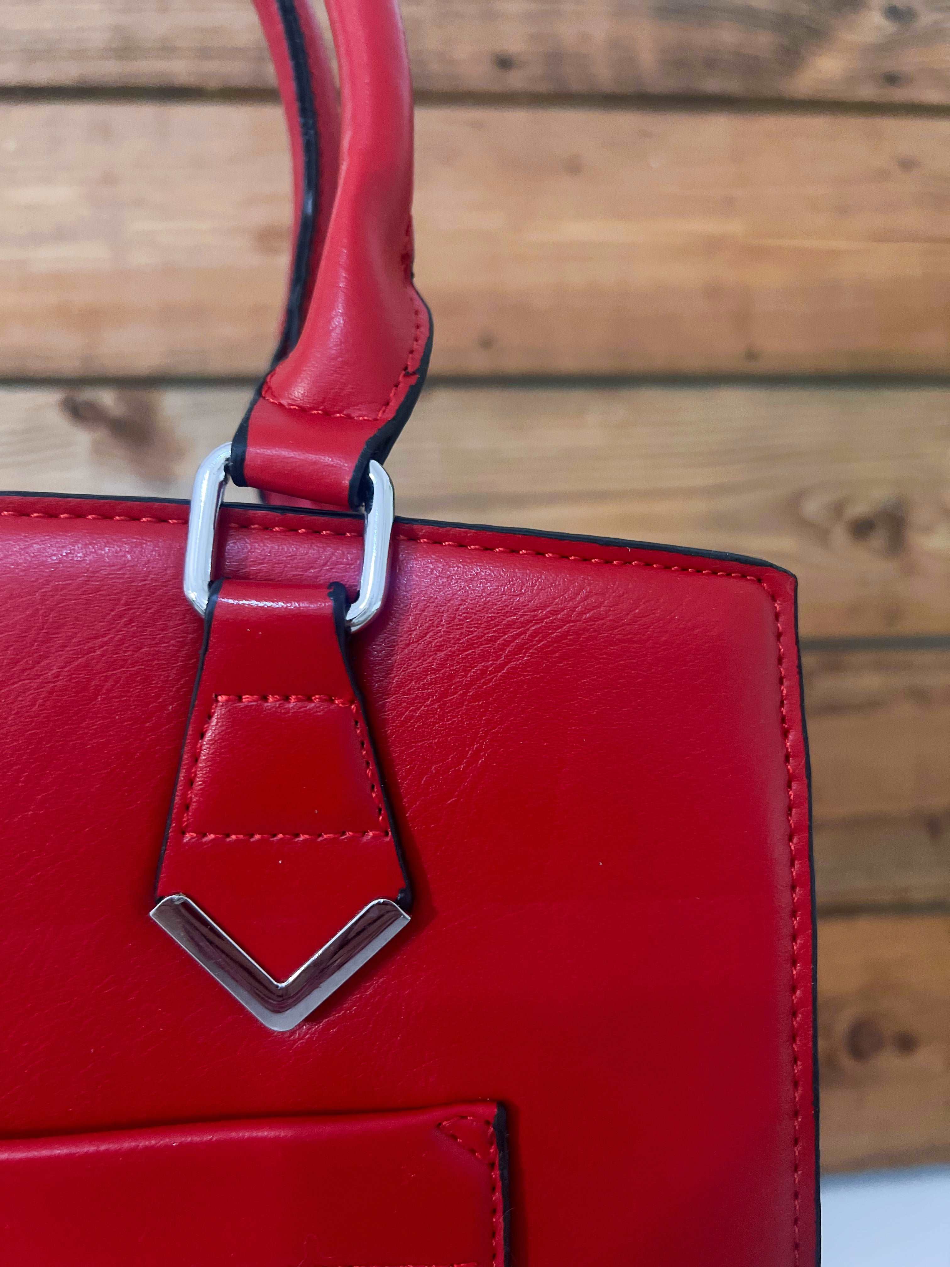 SAC CLASSIQUE - Premium SAC A MAIN from DION - Just DA 0! Shop now at DION