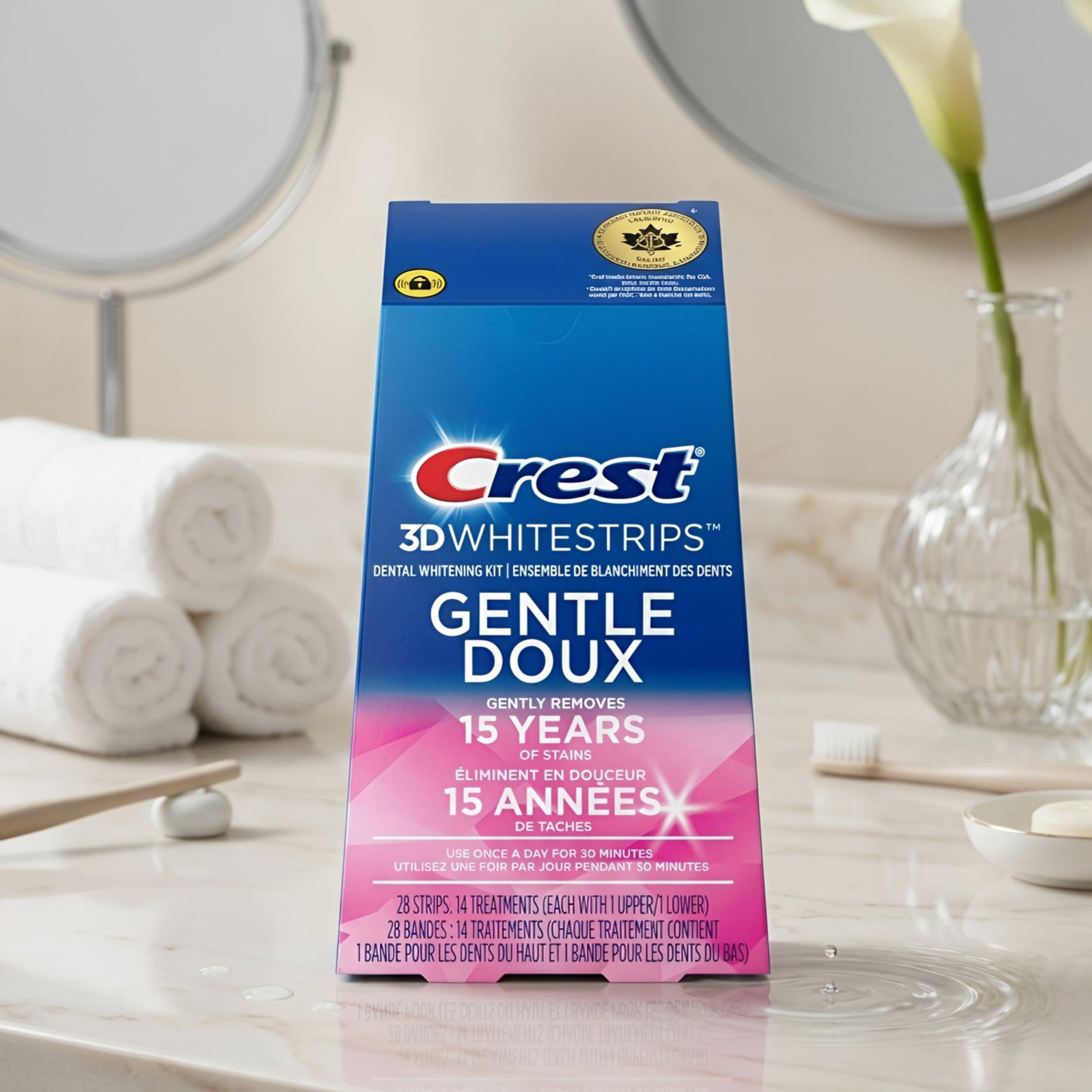 CREST 3D WHITESTRIPS GENTEL & REMOVES 15 YEARS OF STAINS ( 28 STRIPS )