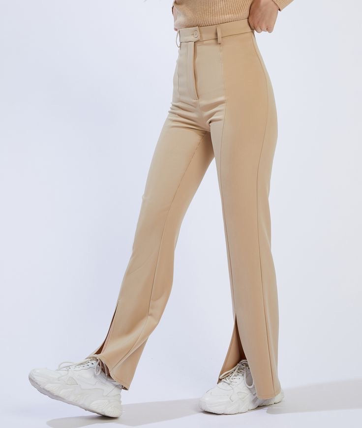 PANTALON CLASSIQUE AVEC CEINTURE BEIGE - Premium from DION - Just DA 4200! Shop now at DION