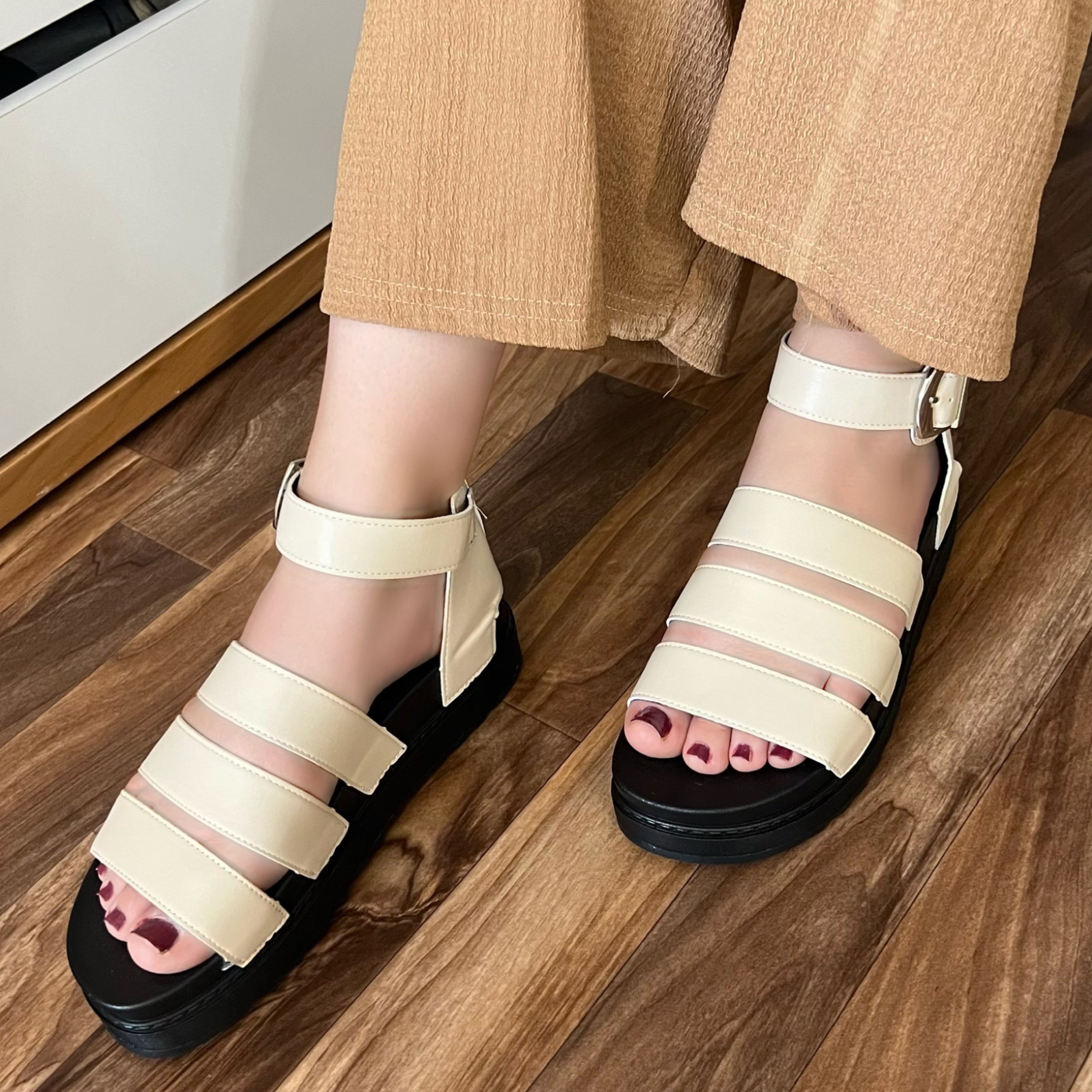 SANDALE CONFORTABLE BEIGE