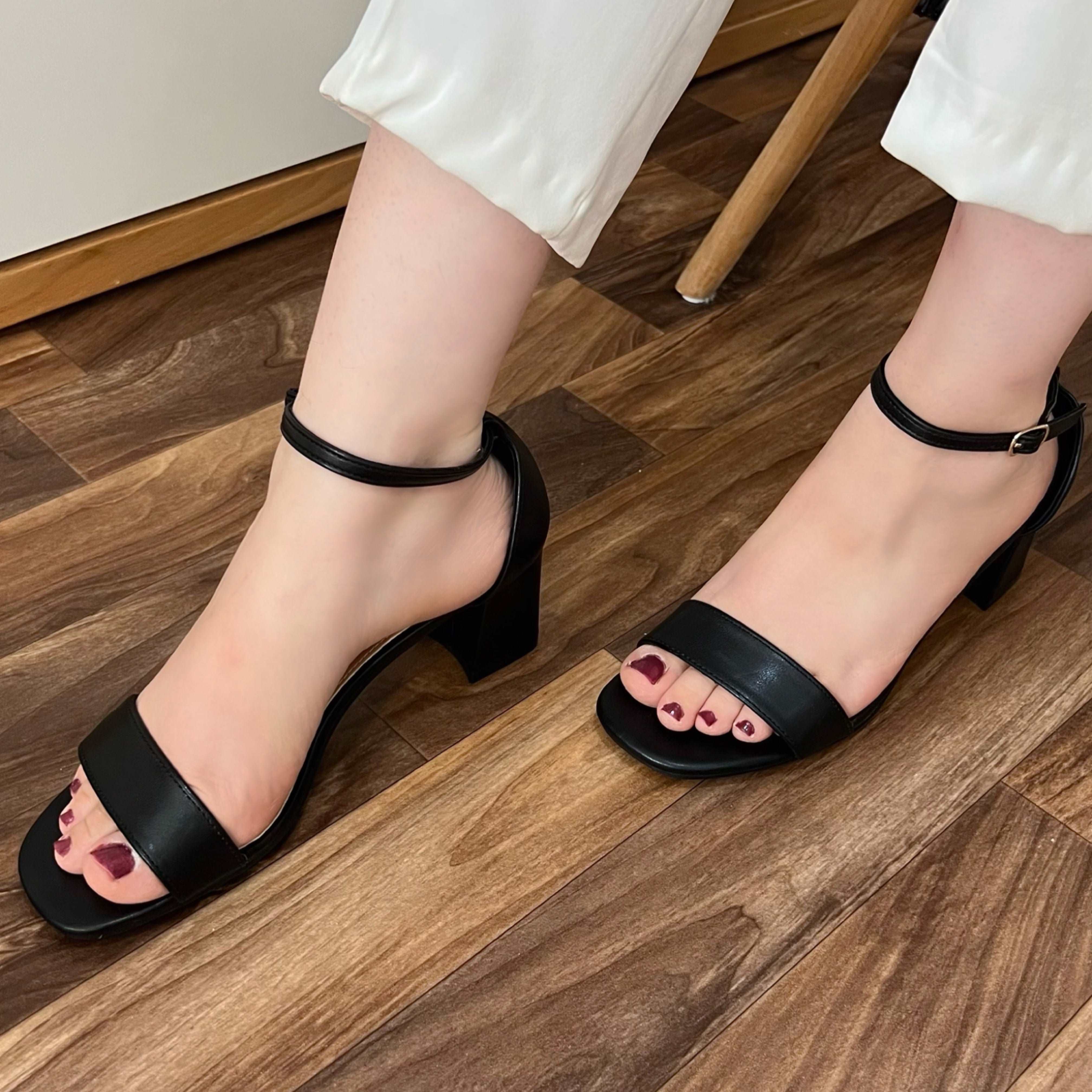 SANDALLE SIMPLE - Premium SANDALLE from DION - Just DA 0! Shop now at DION