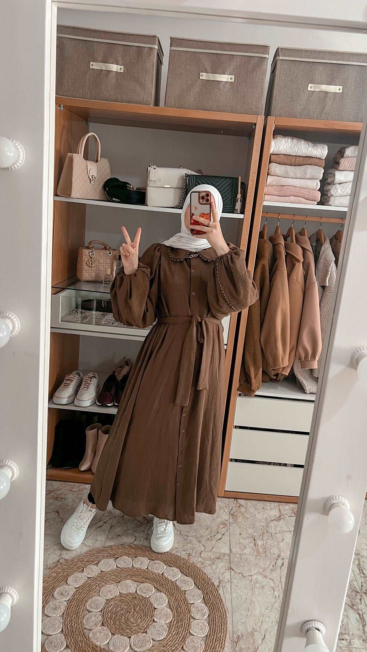 Robe vintage marron avec doublure - Premium  from DION - Just DA 6000! Shop now at DION