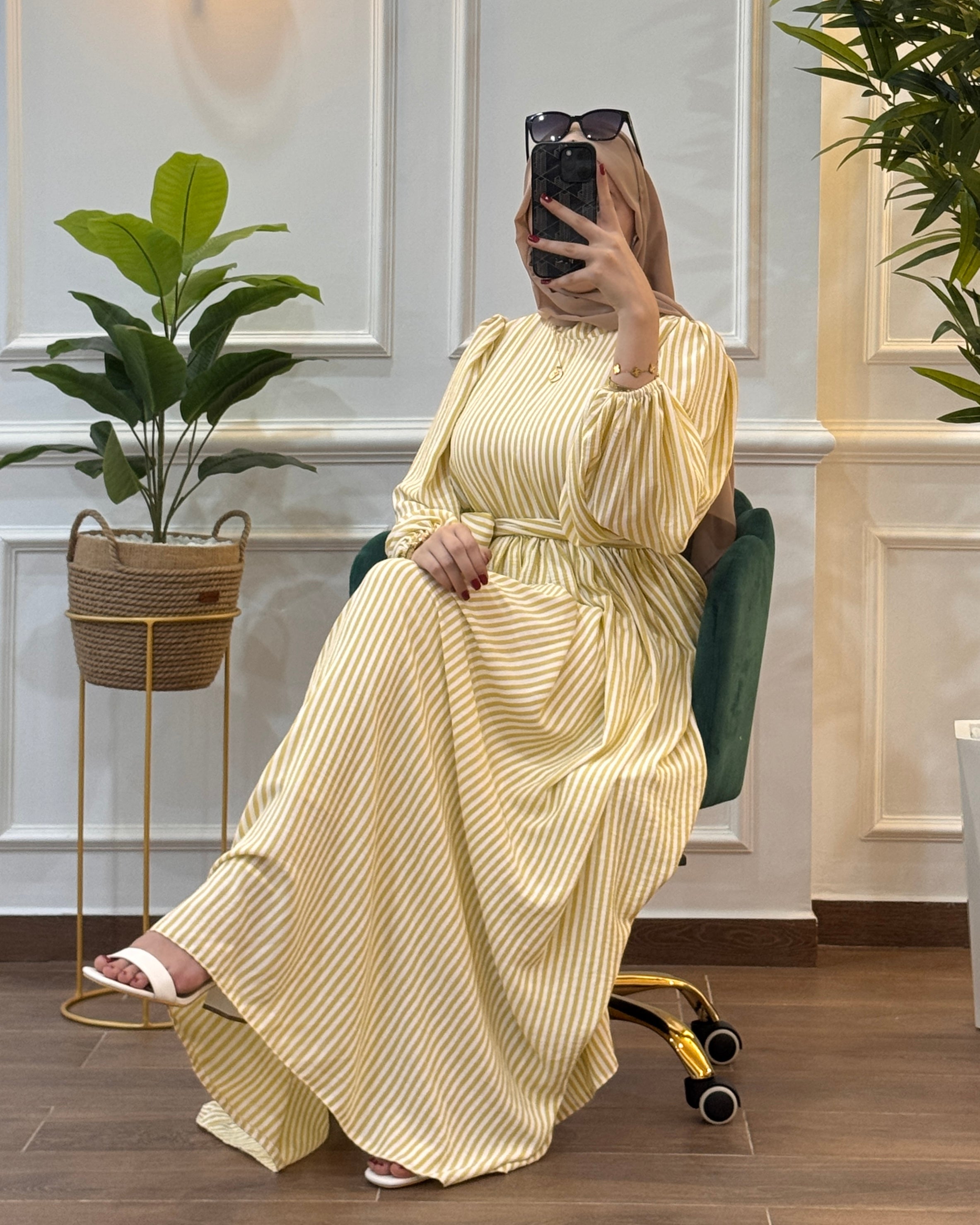 ROBE ÉTÉ PARIS A RAYURE STYLE COL FERMÉ COULEUR JAUNE PASTEL