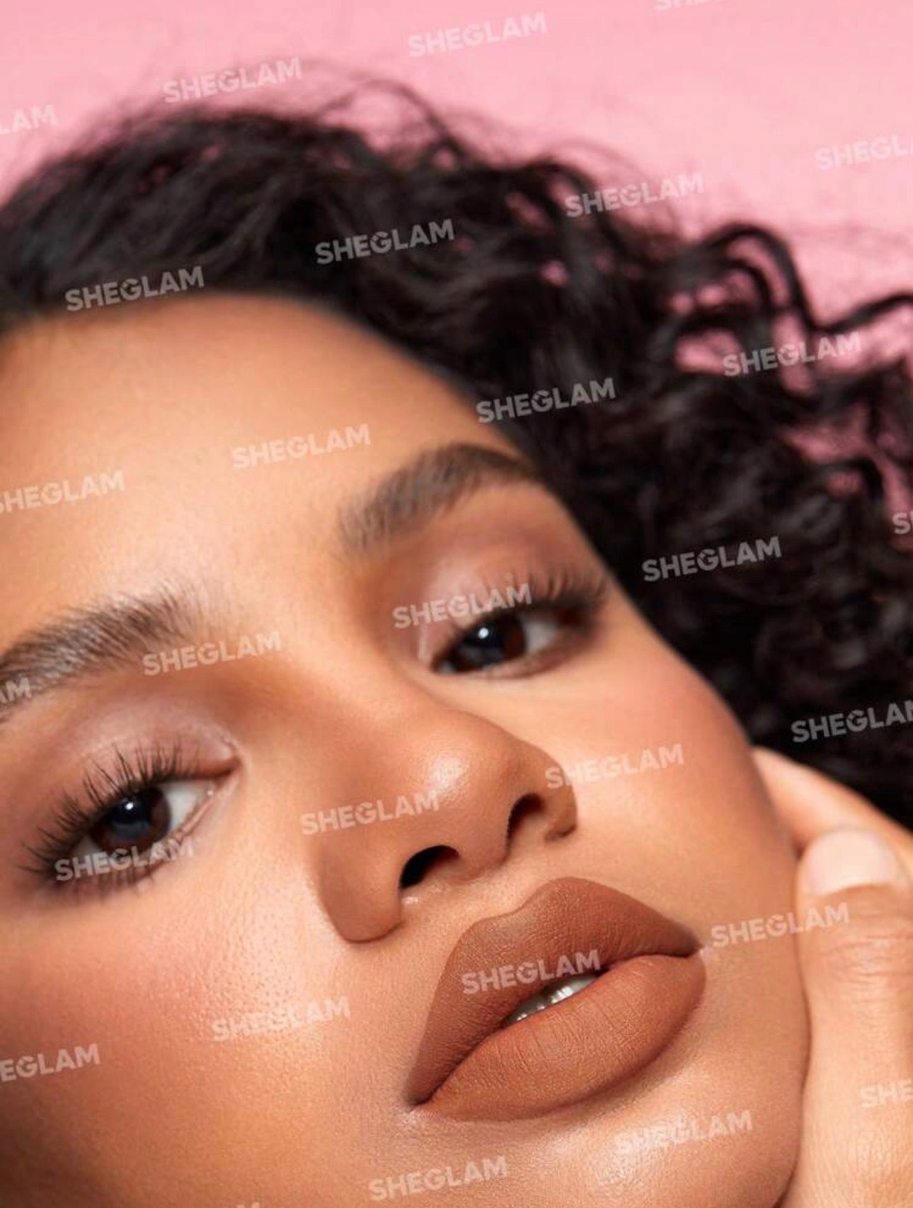 SHEGLAM ROUGE A LÈVRES STARLIGHT VELVET SHIMMER MATTE COULEUR HEARTBEAT