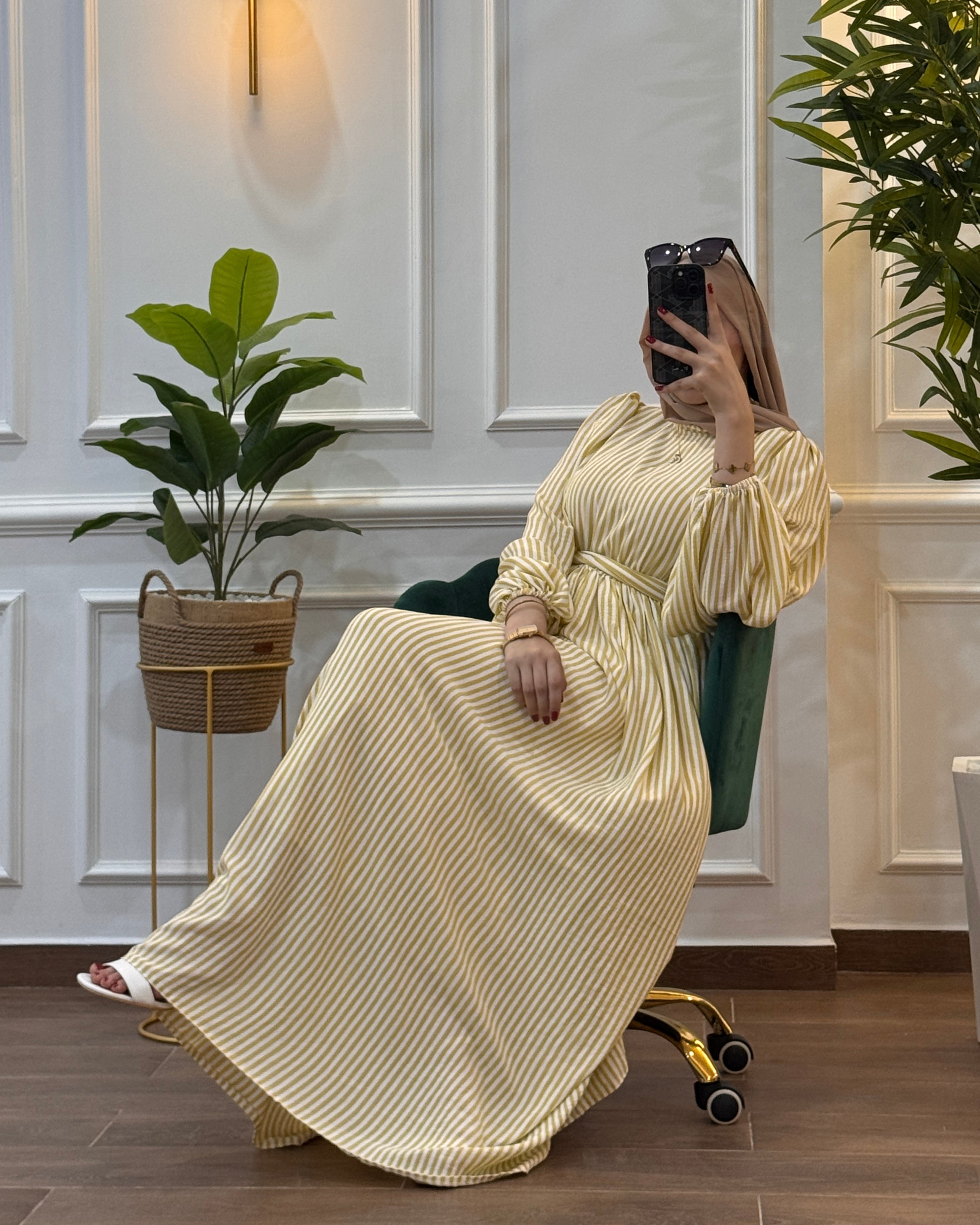 ROBE ÉTÉ PARIS A RAYURE STYLE COL FERMÉ COULEUR JAUNE PASTEL