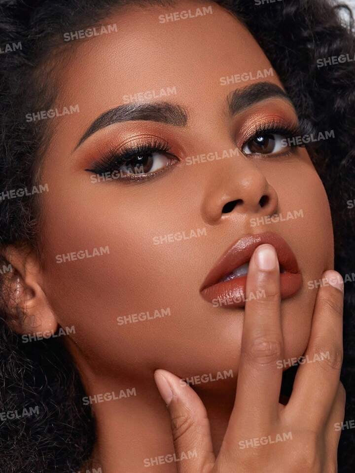 SHEGLAM PALETTE FARDS À PAUPIÈRES LOTS TO LAVA - Premium  from DION - Just DA 2700! Shop now at DION