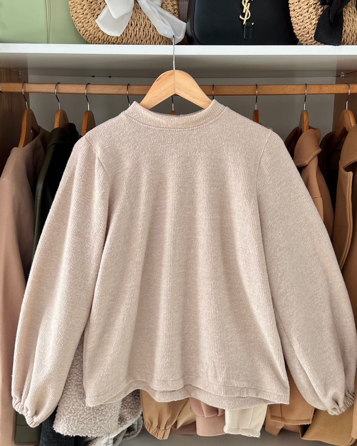 PULL BEIGE HIVER MANCHES BOUFFANTES