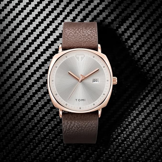 TOMI ORIGINAL MONTRE UNISEX ACIER INOXYDABLE DORÉ CEINTURE MARRON EN CUIR FOND BLANC