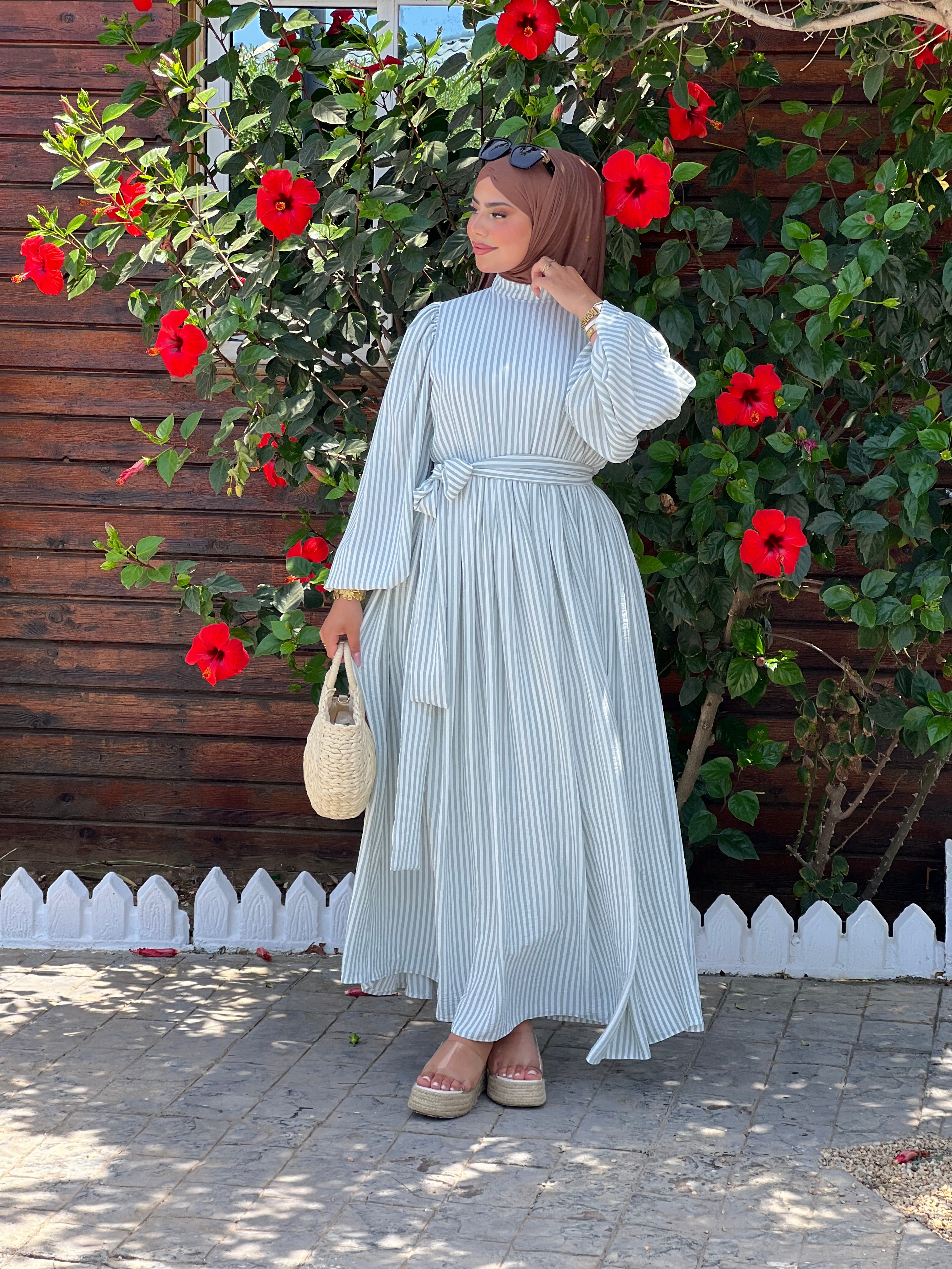 ROBE ÉTÉ PARIS A RAYURE STYLE COL FERMÉ COULEUR VERT D’EAU