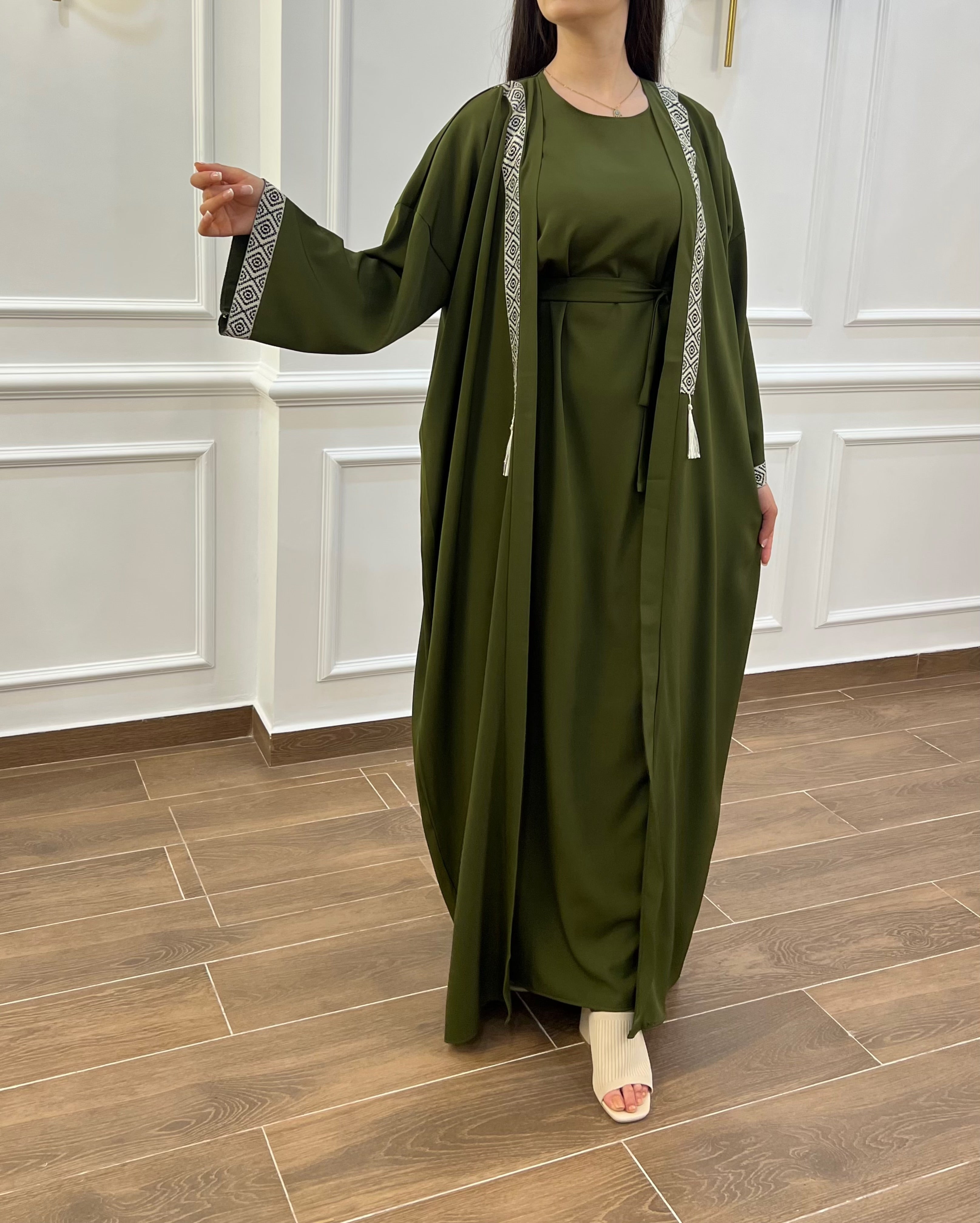 ABAYA+ROBE TRÈS CLASSE EN COULEUR VERT BOUTEILLE