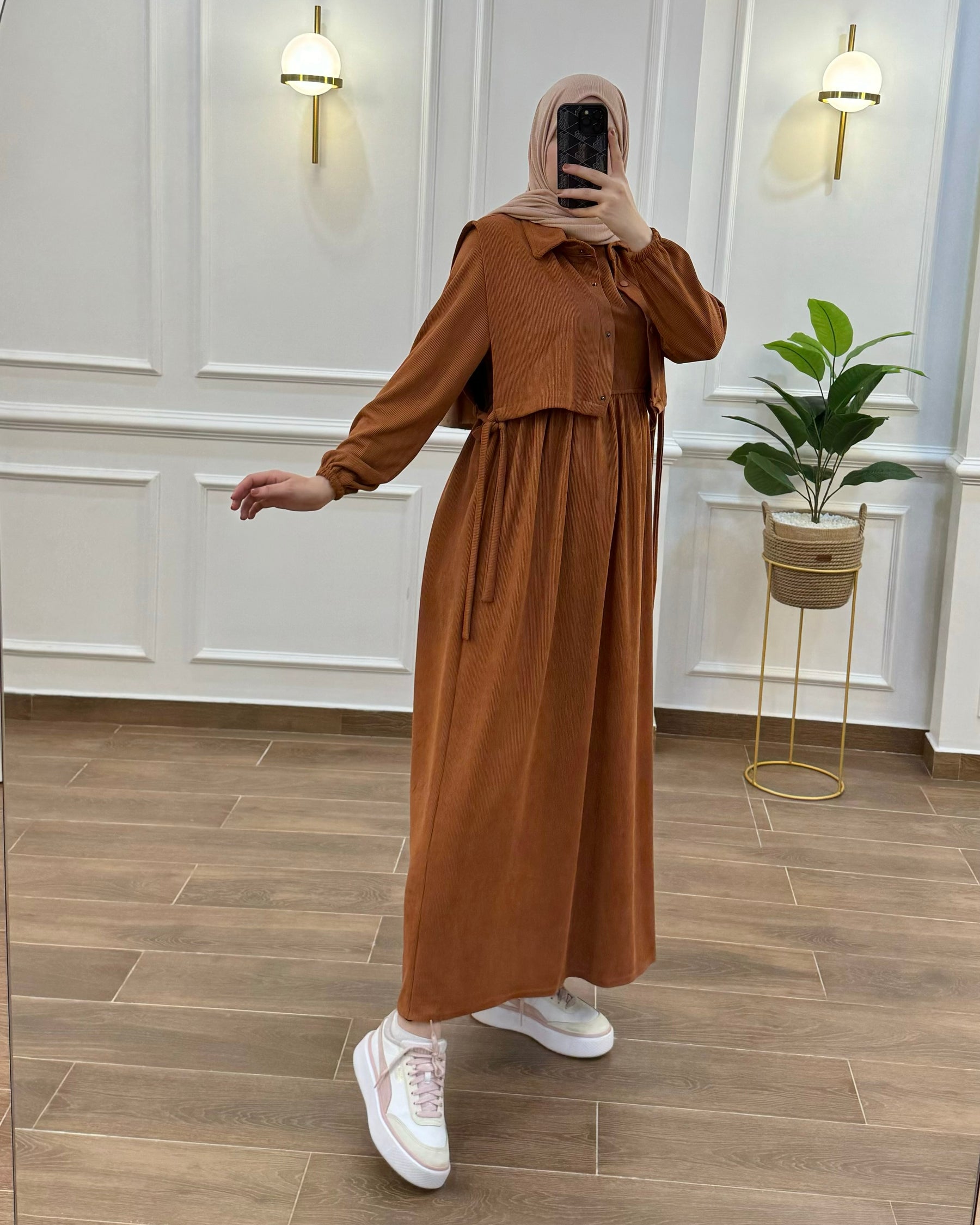 HIJAB HIVER AVEC VESTE SANS MANCHES DE COULEUR CARAMEL