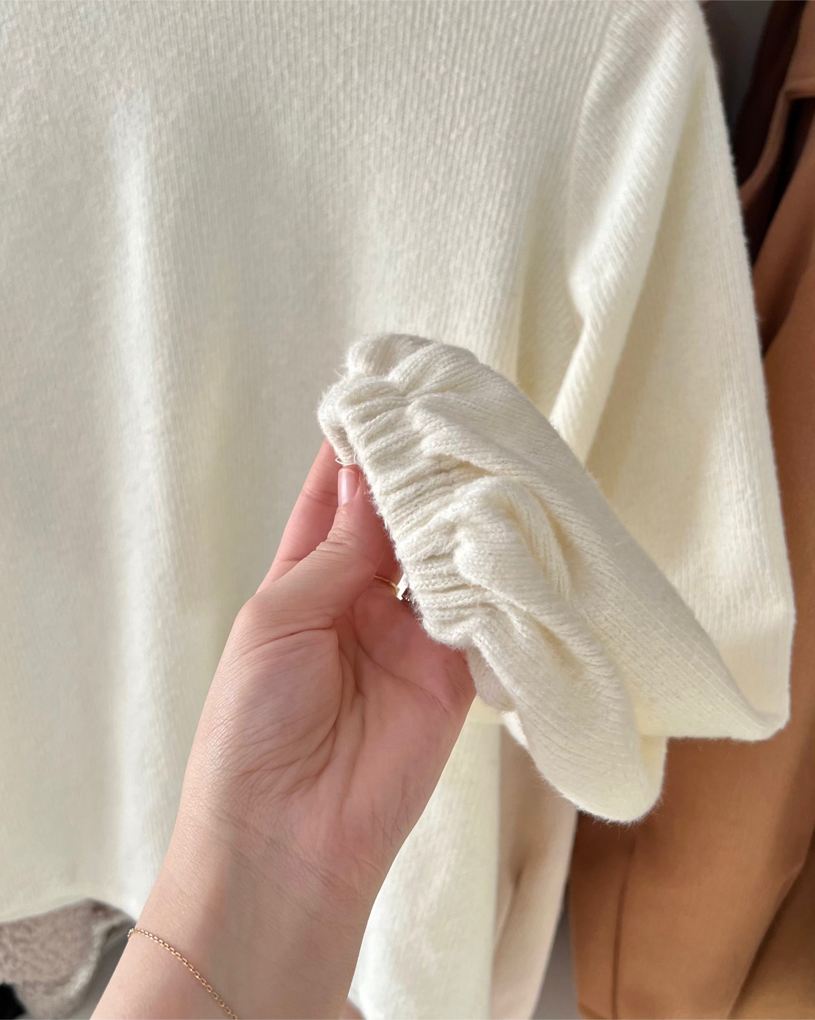 PULL SNOW WHITE HIVER MANCHES BOUFFANTES