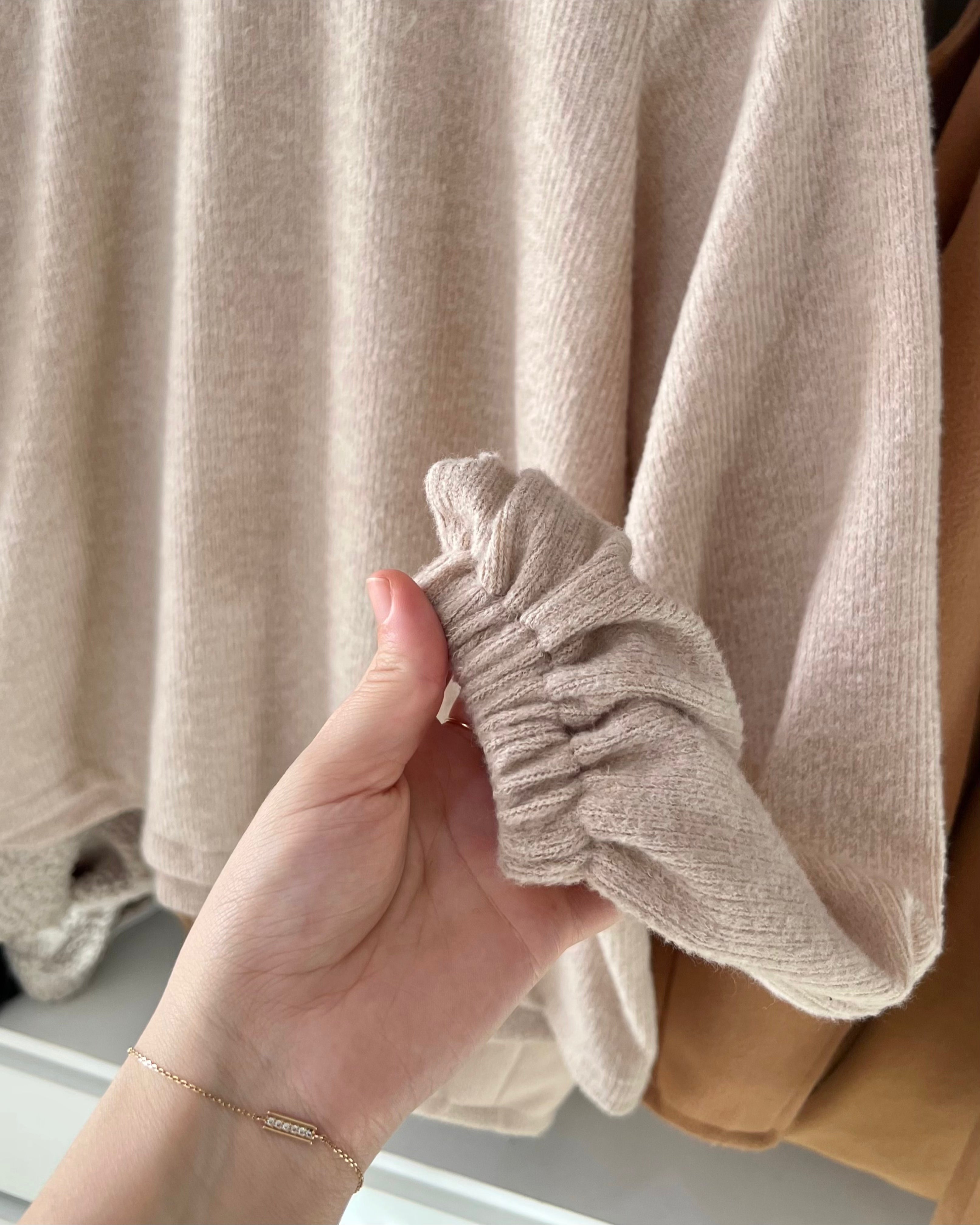 PULL BEIGE HIVER MANCHES BOUFFANTES