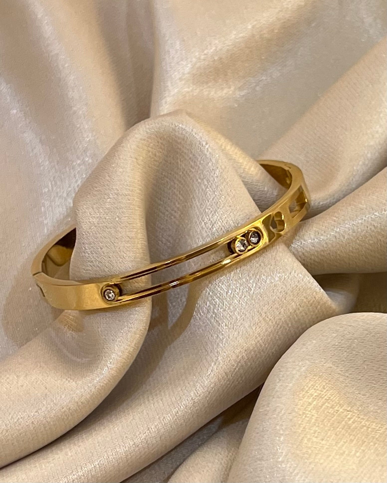 BRACELET PETIT COEUR EN ACIER INOXYDABLE