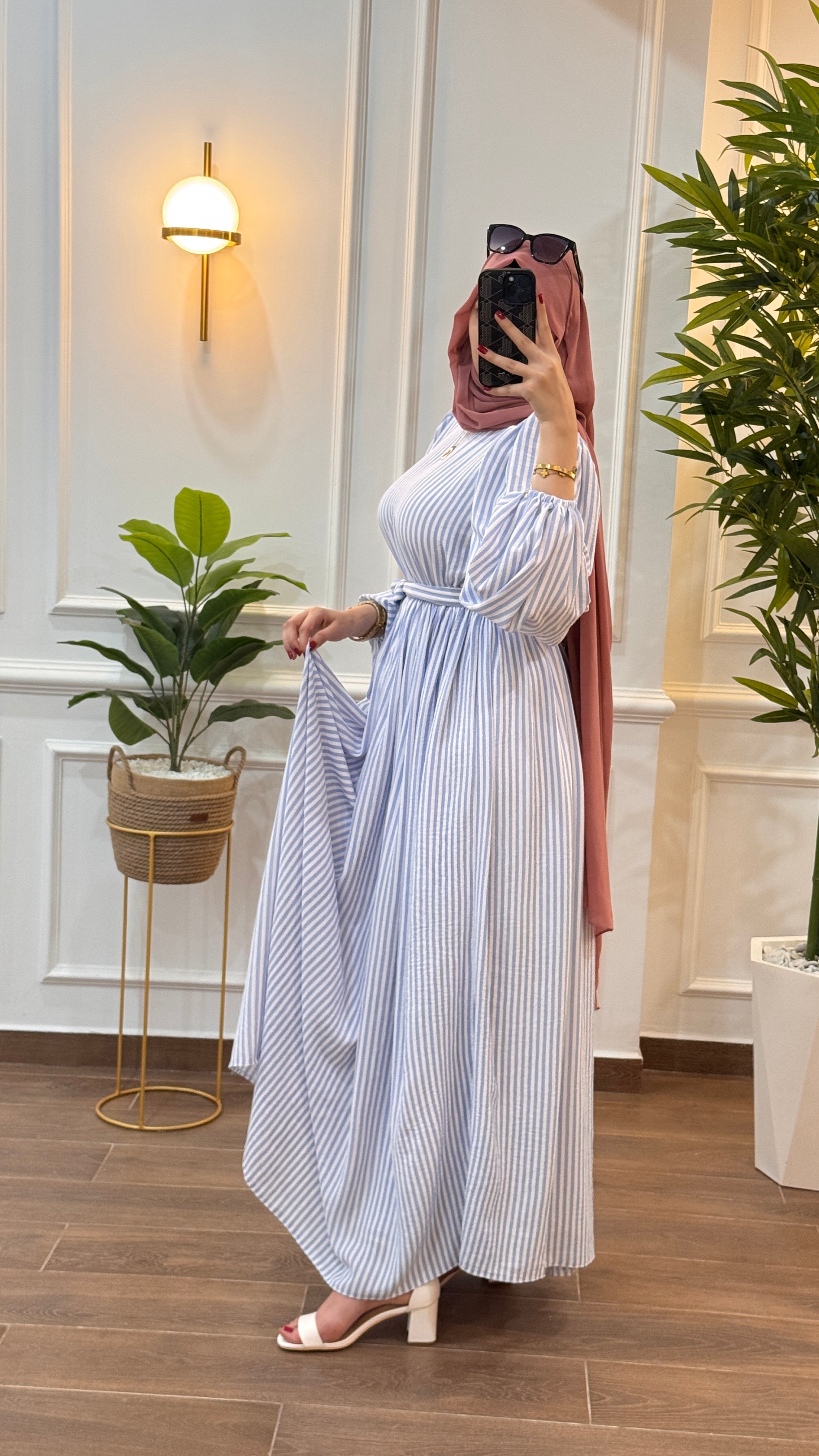ROBE ÉTÉ PARIS A RAYURE STYLE COL FERMÉ COULEUR BLEU CIEL