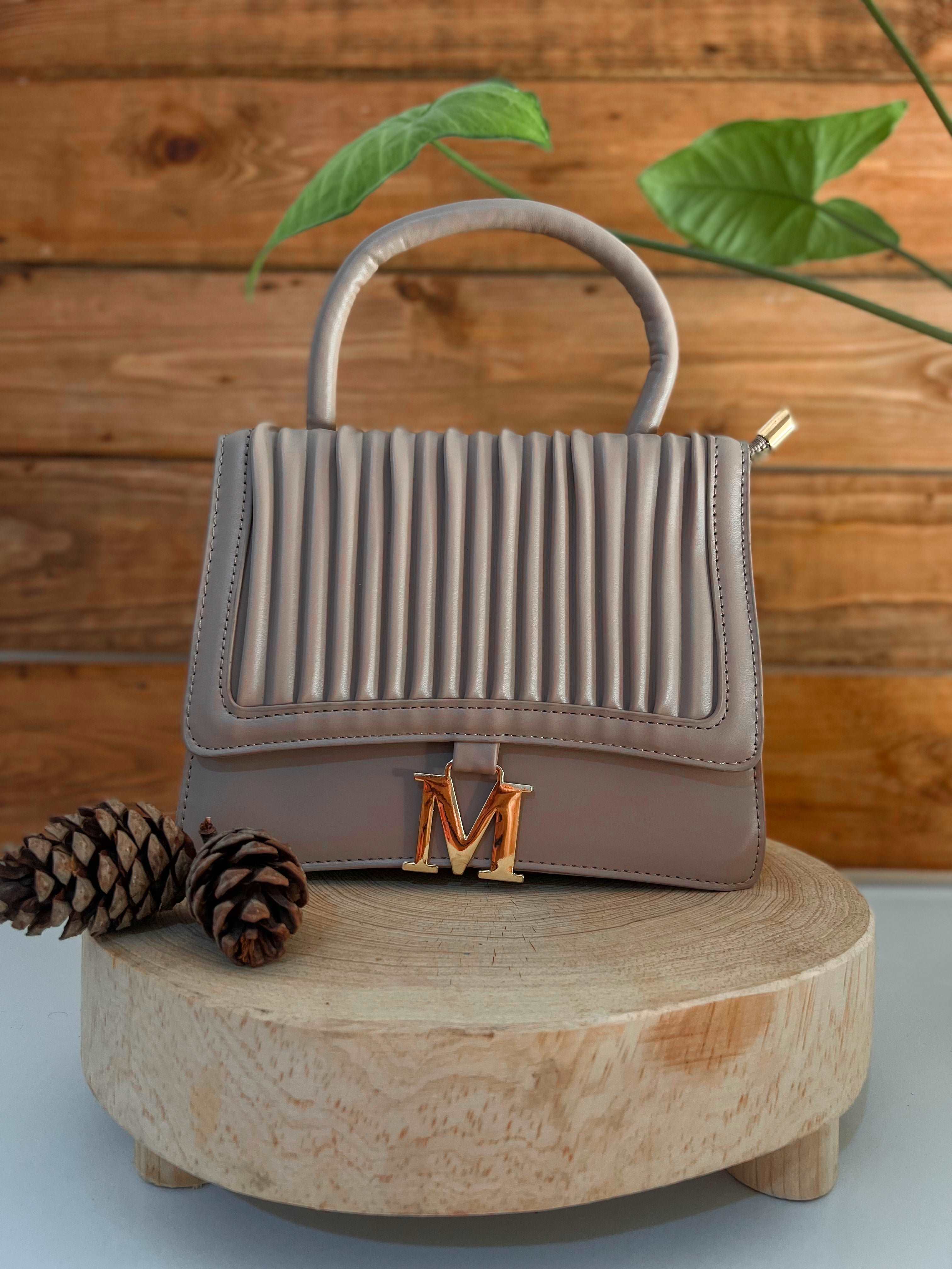 SAC M - Premium SAC A MAIN from DION - Just DA 0! Shop now at DION