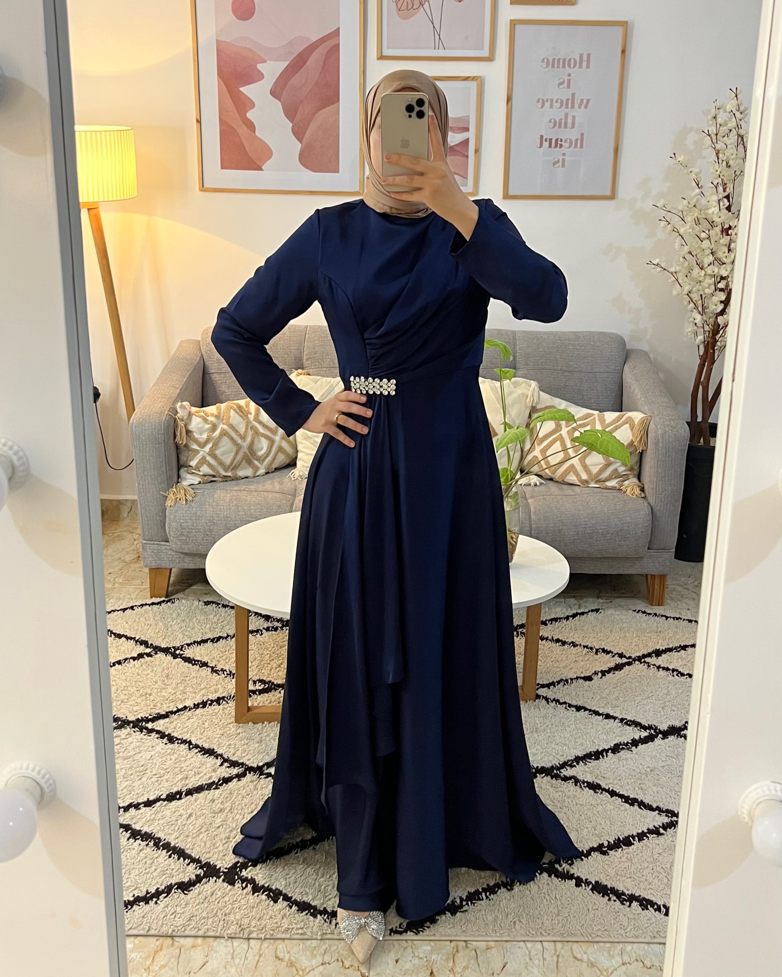 ROBE DE SOIREE HIJAB BROCHE DE PERLES COULEUR BLEU NUIT