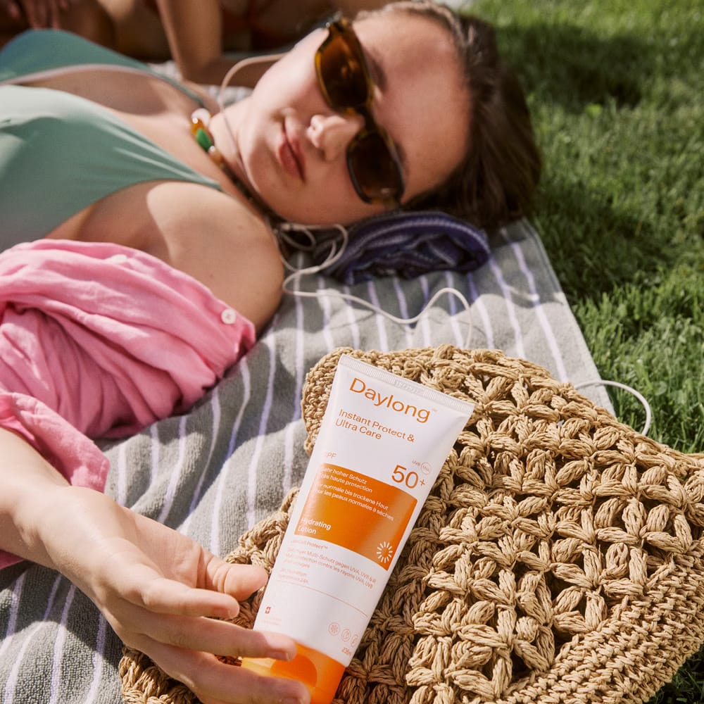 DAYLONG INSTANT PROTECT & ULTRA CARE SPF50+ 50ML (NEW)